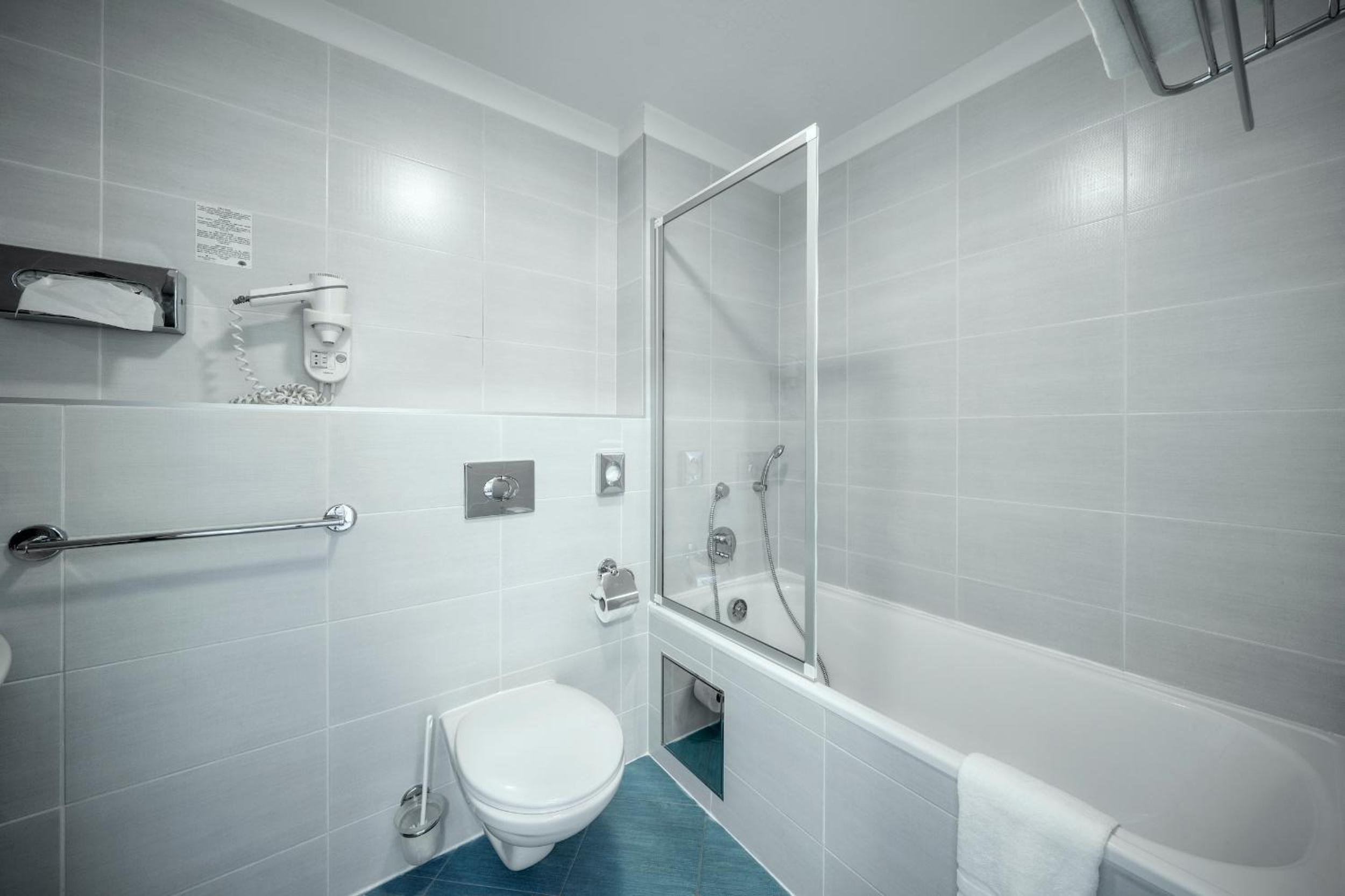Standard Double or Twin Room photo 2