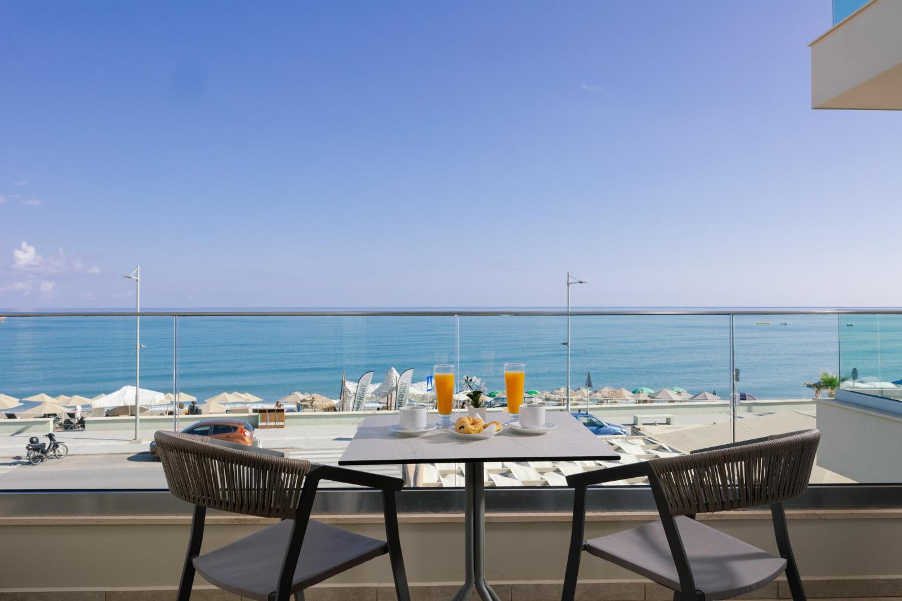 Aero Infinity Suite Sea View photo 3