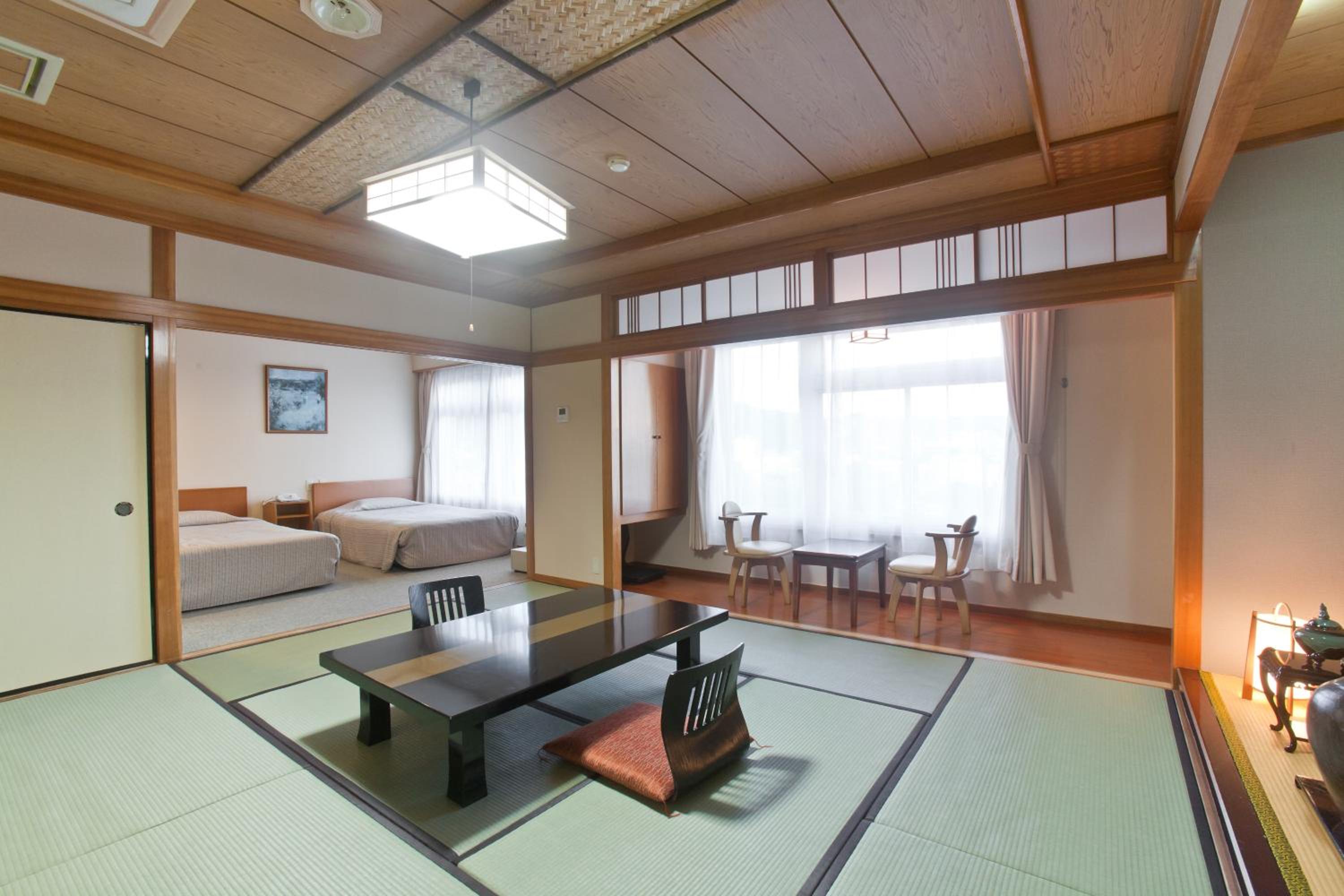 Room with Tatami Area - Photo 1