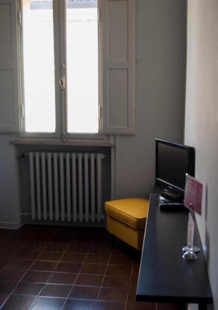 Single Room with Private Bathroom photo 1