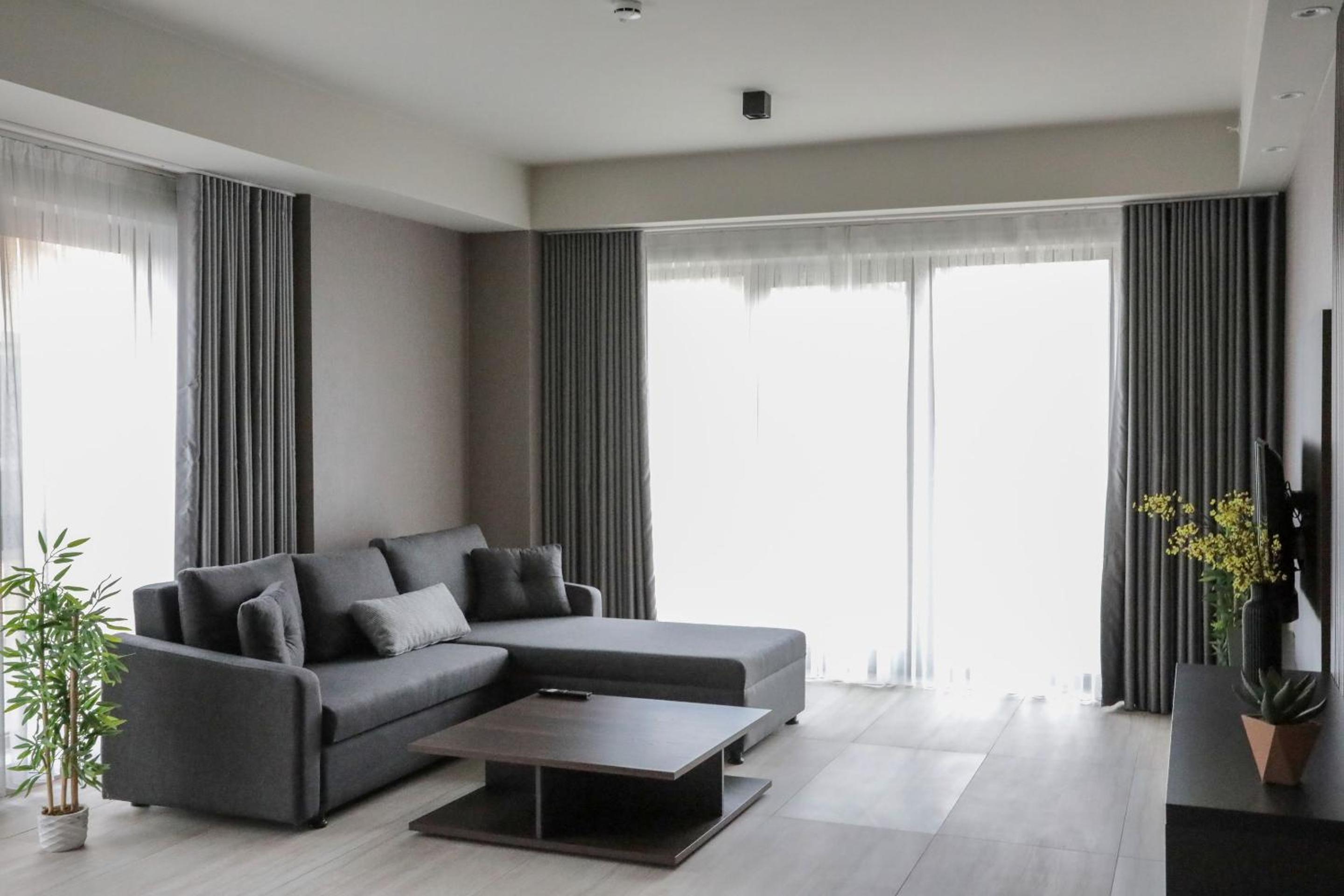 Deluxe King Suite