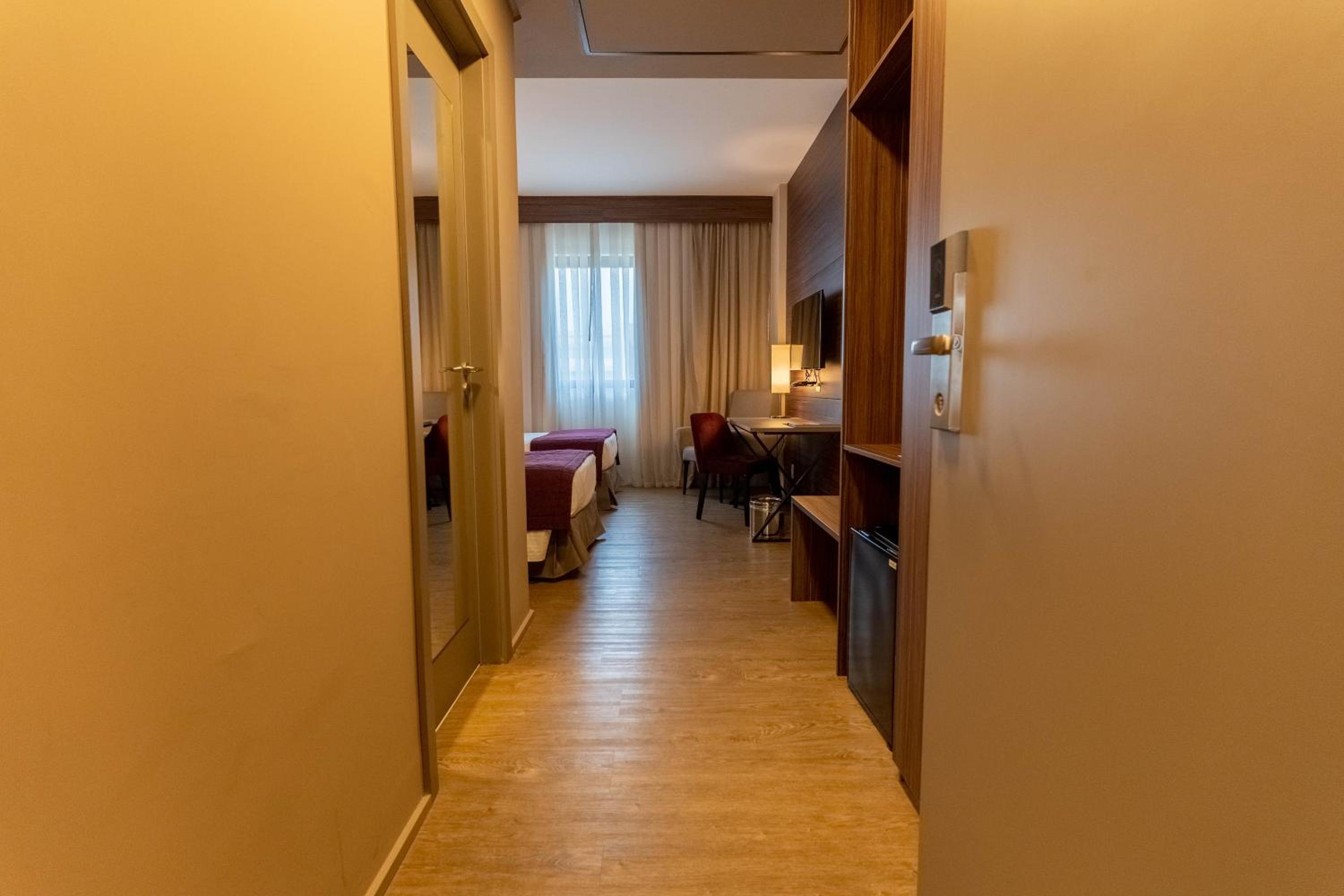Standard Twin Room photo 3