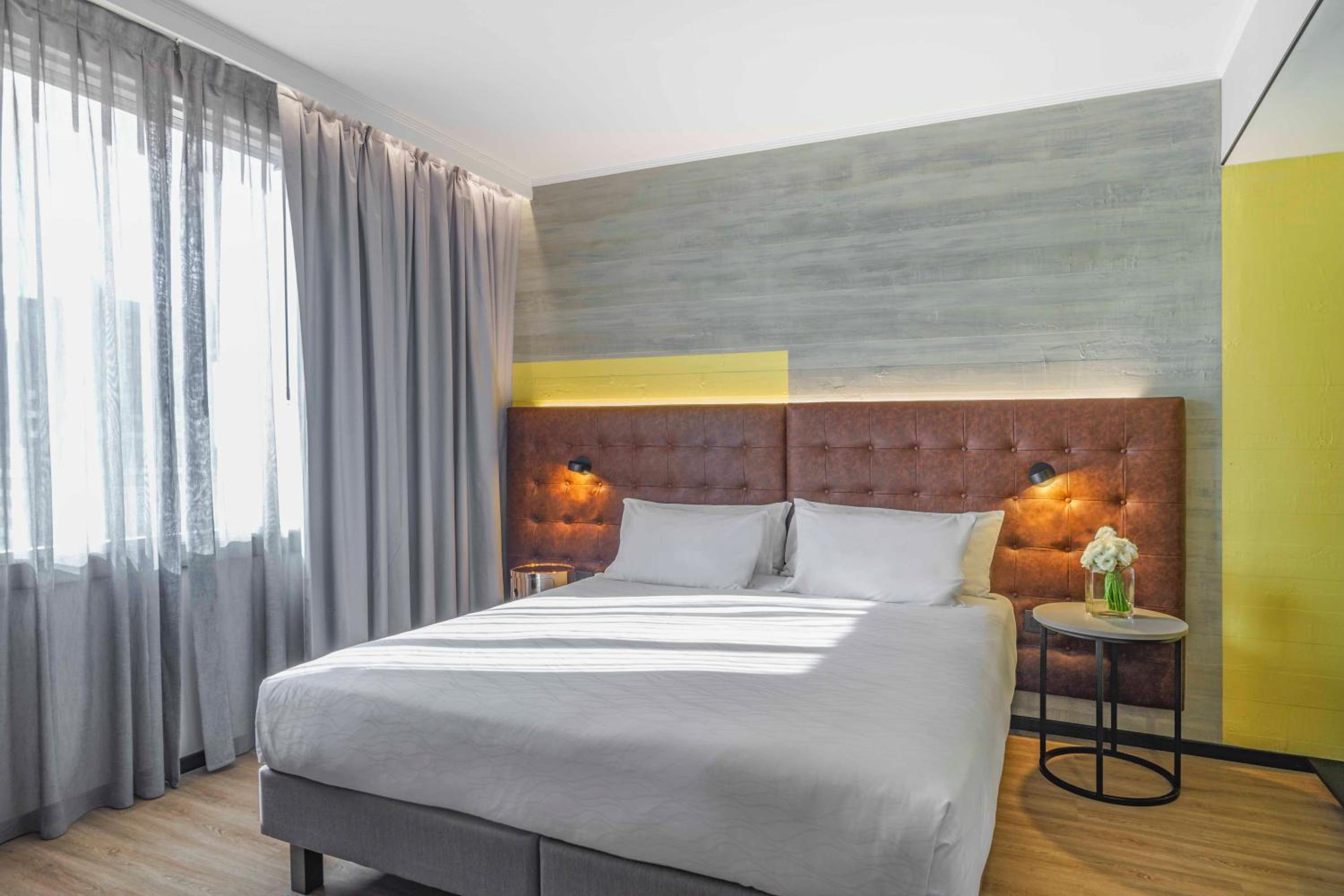 Junior King Suite - Photo 10