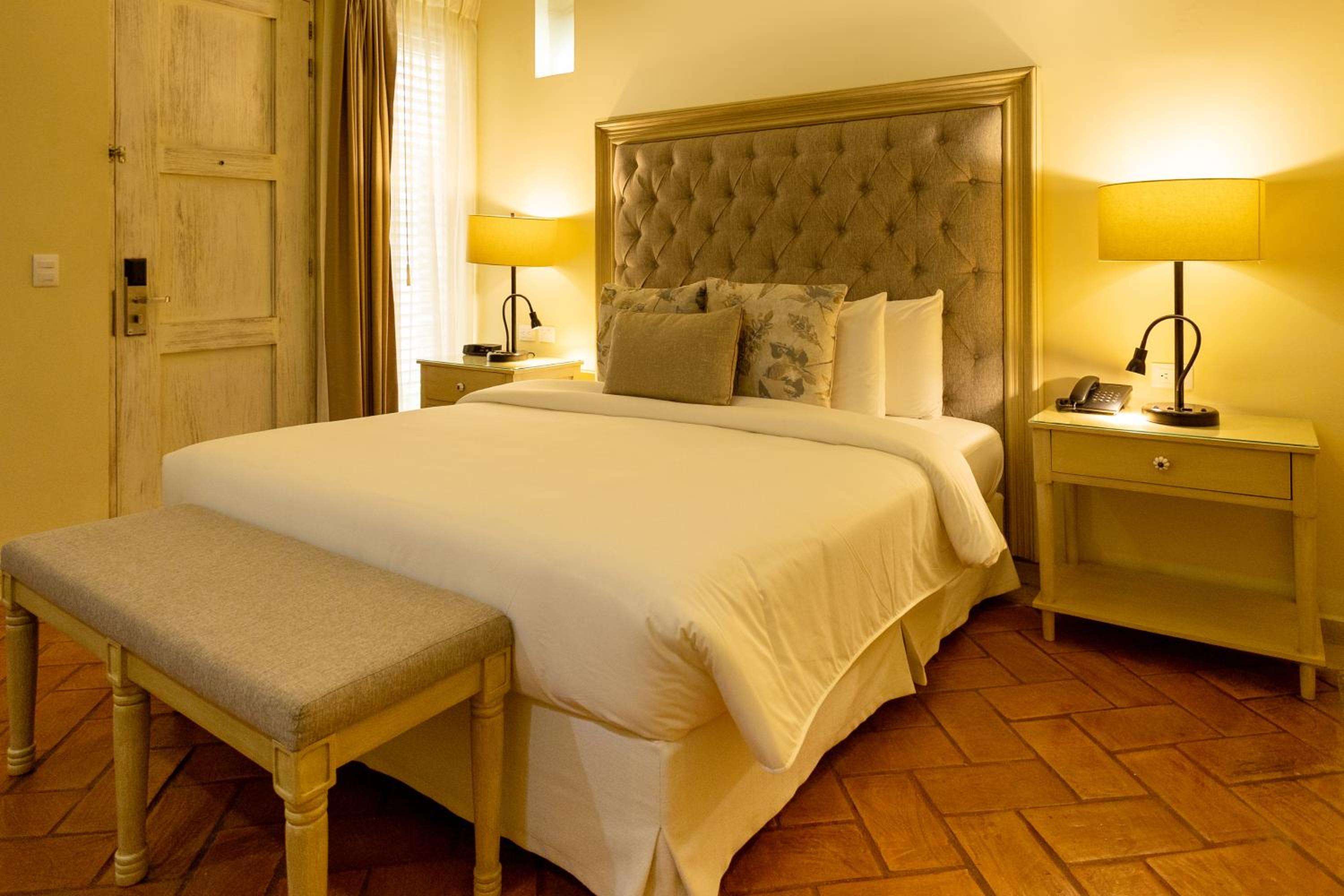 Deluxe Room - Photo 1