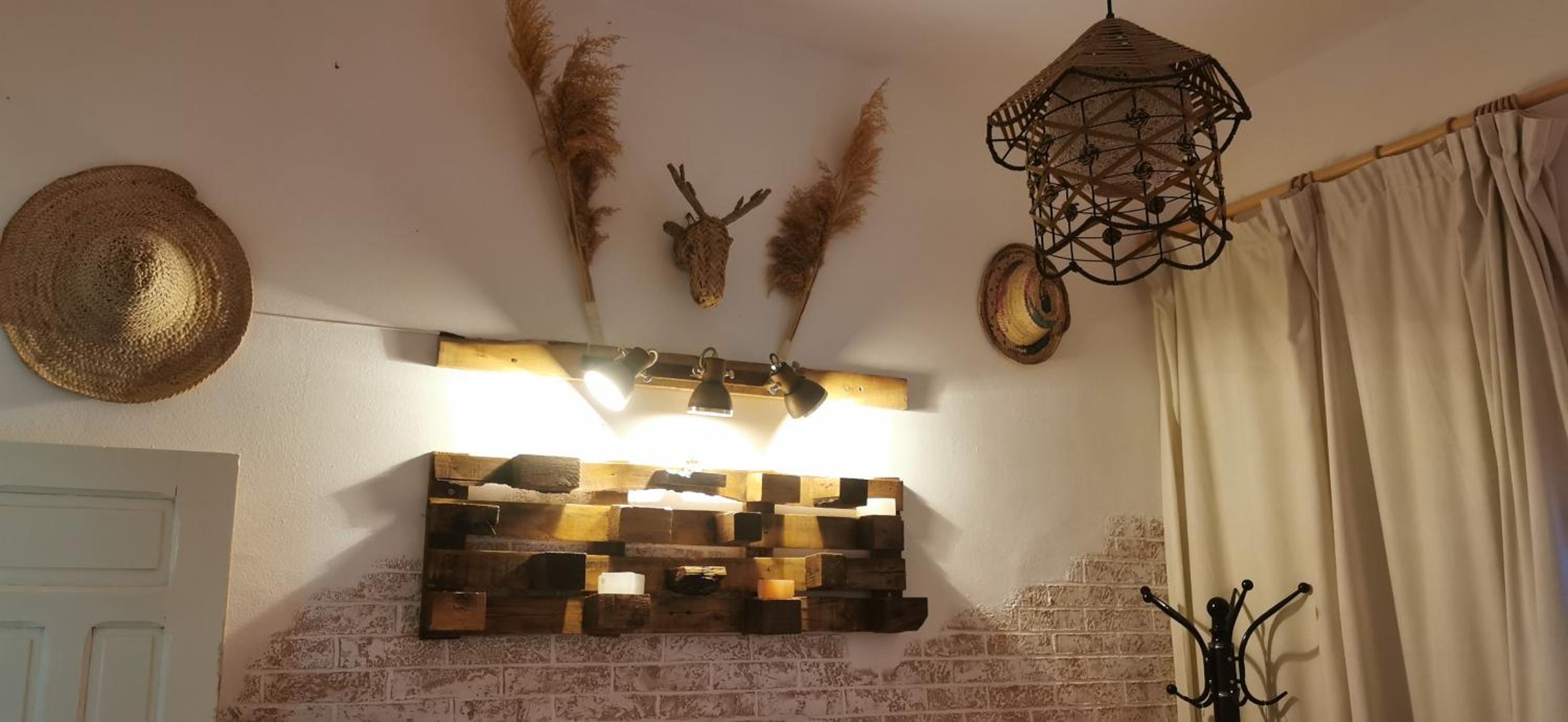 Budget Double Room - Photo 5