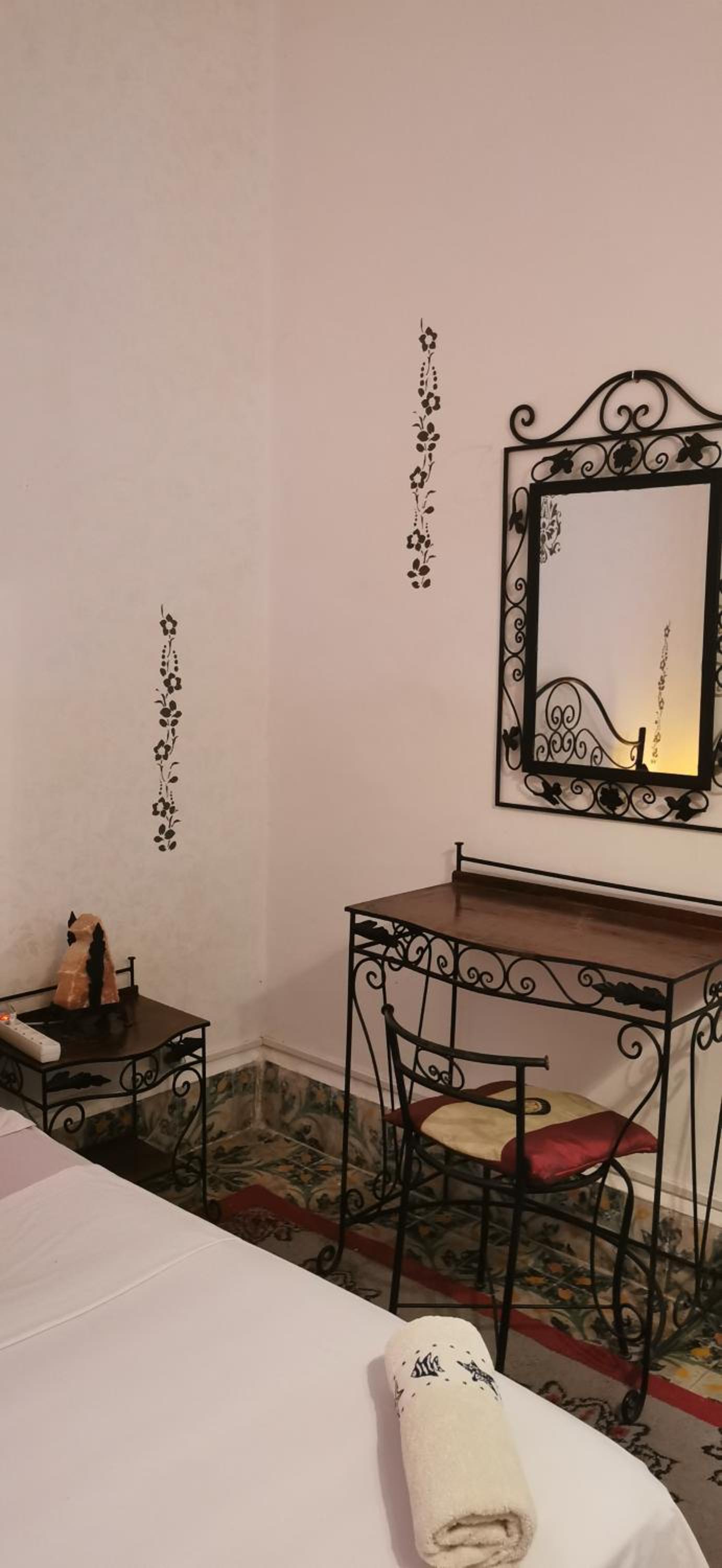 Budget Double Room - Photo 6