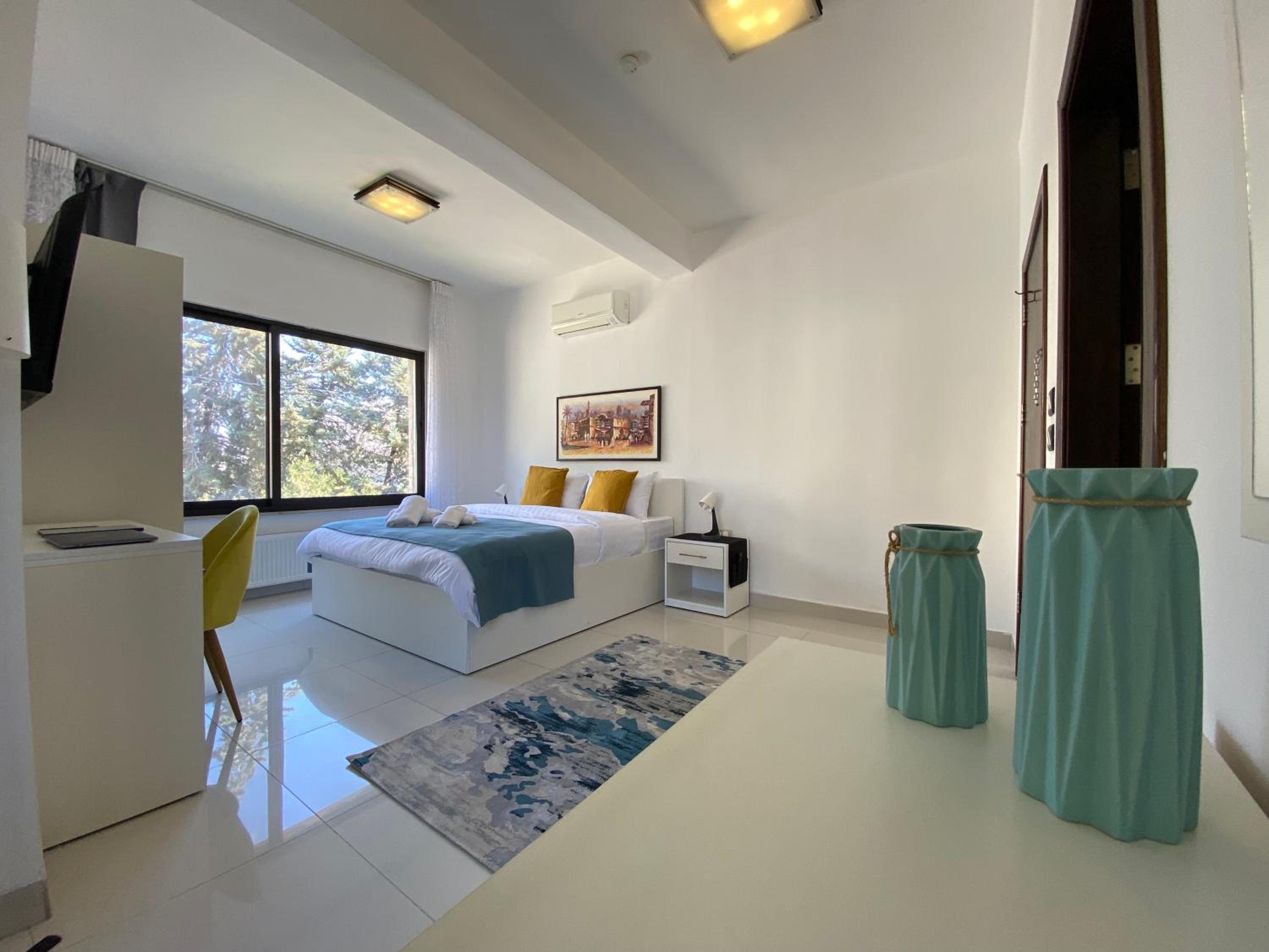 Double Room with Private Bathroom - Photo 2
