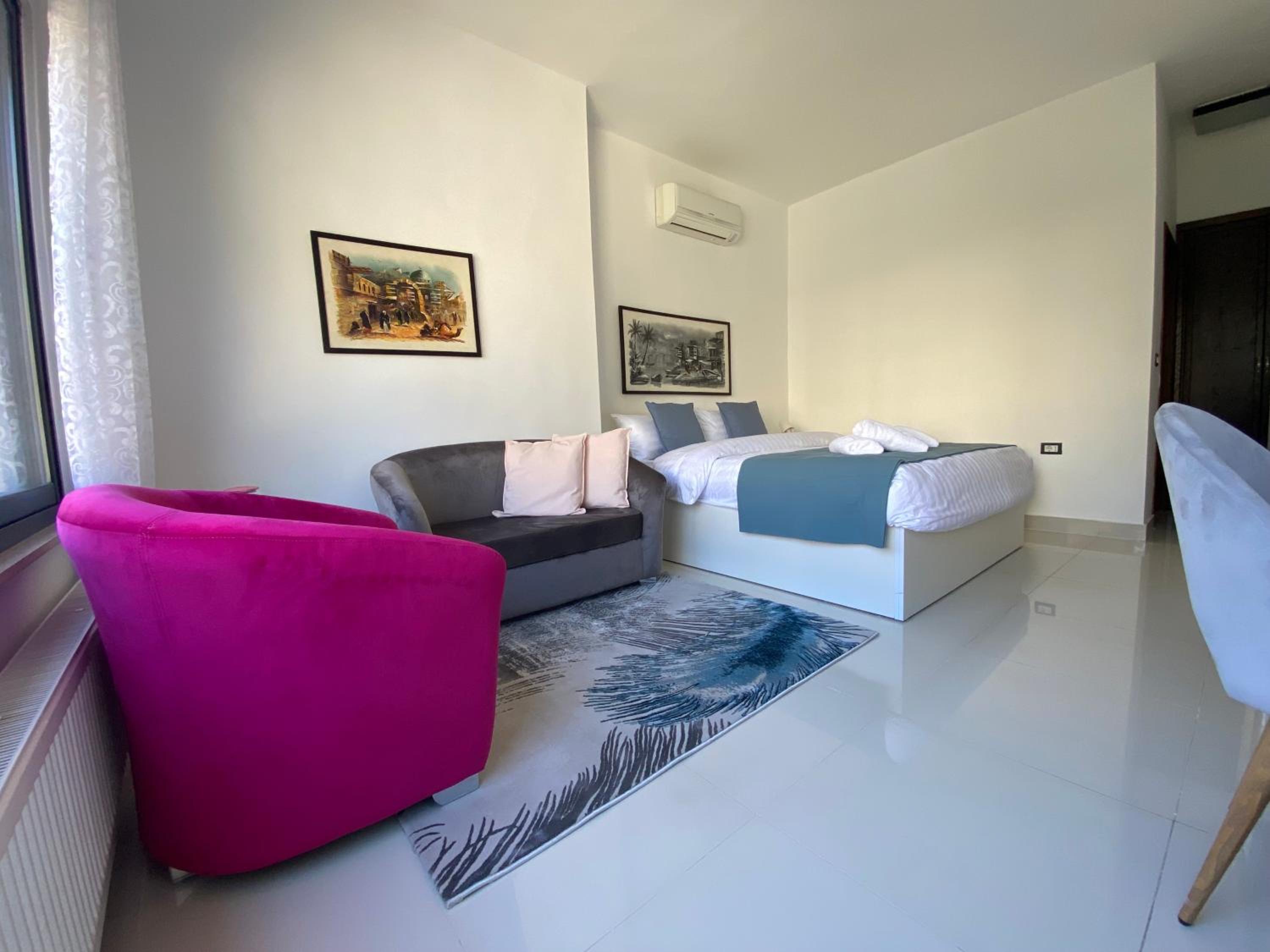 Superior King Room - Photo 16