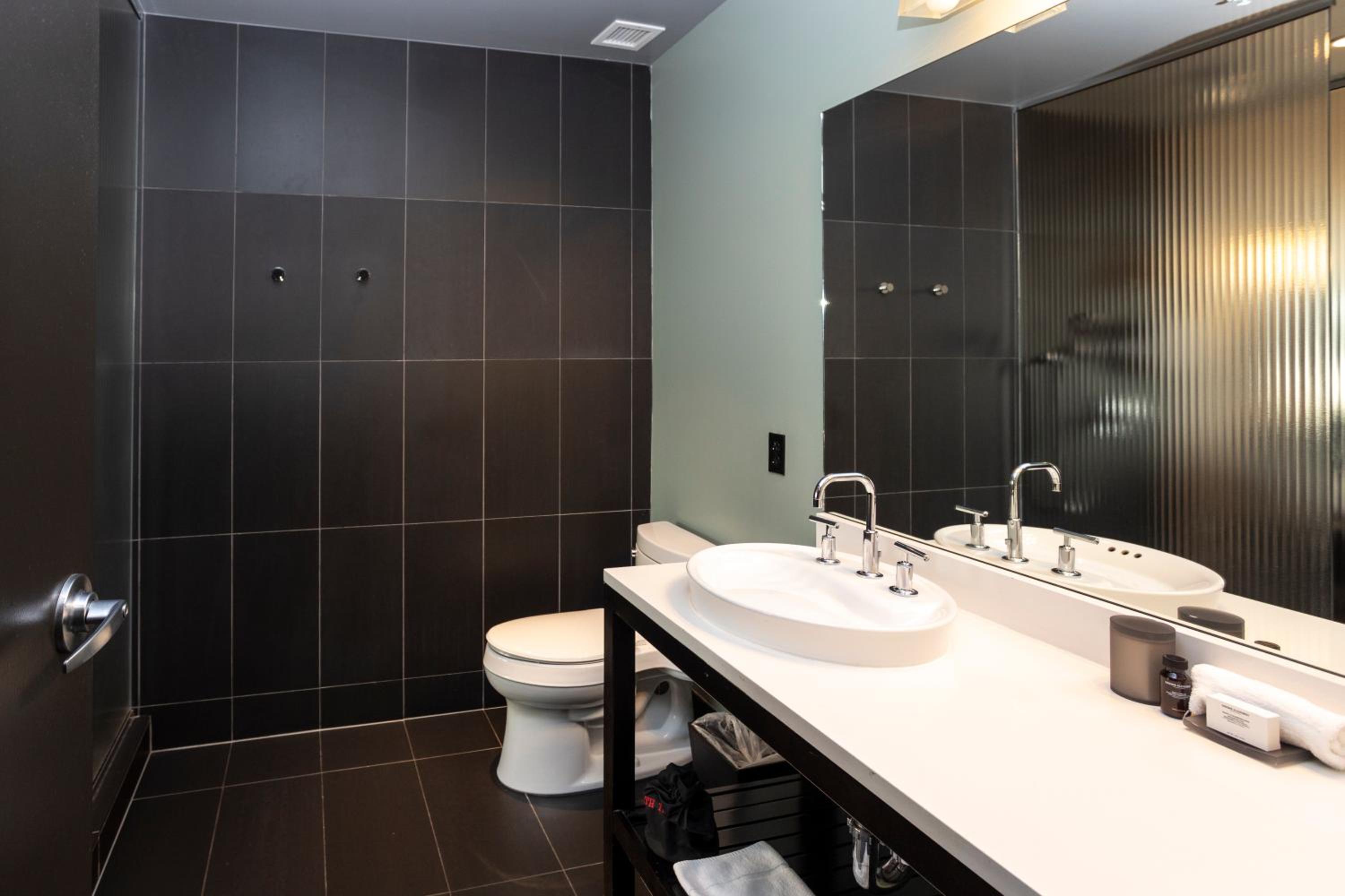 Cream City Studio Suite - Photo 2