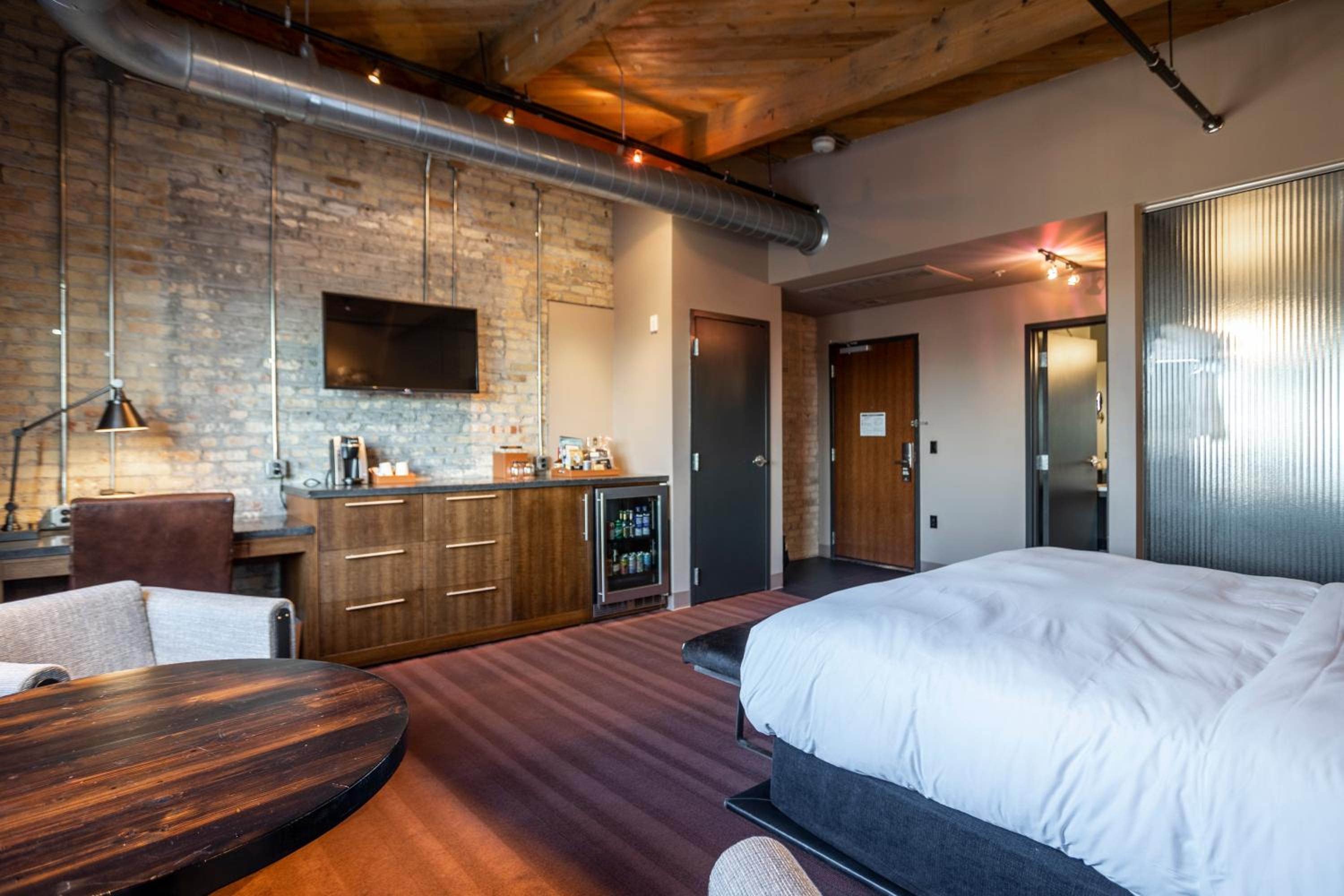 Premium Loft King - Photo 3