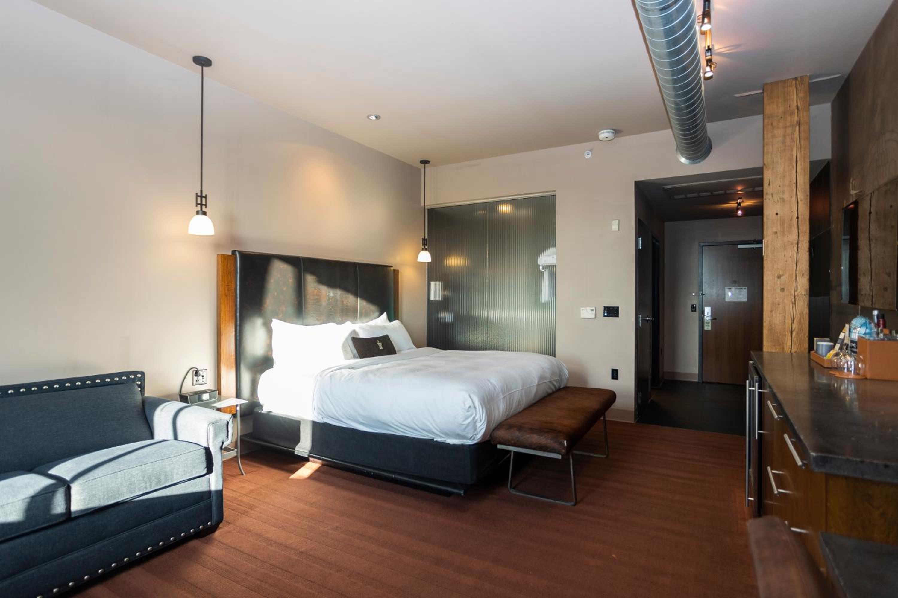 Cream City Studio Suite - Photo 7