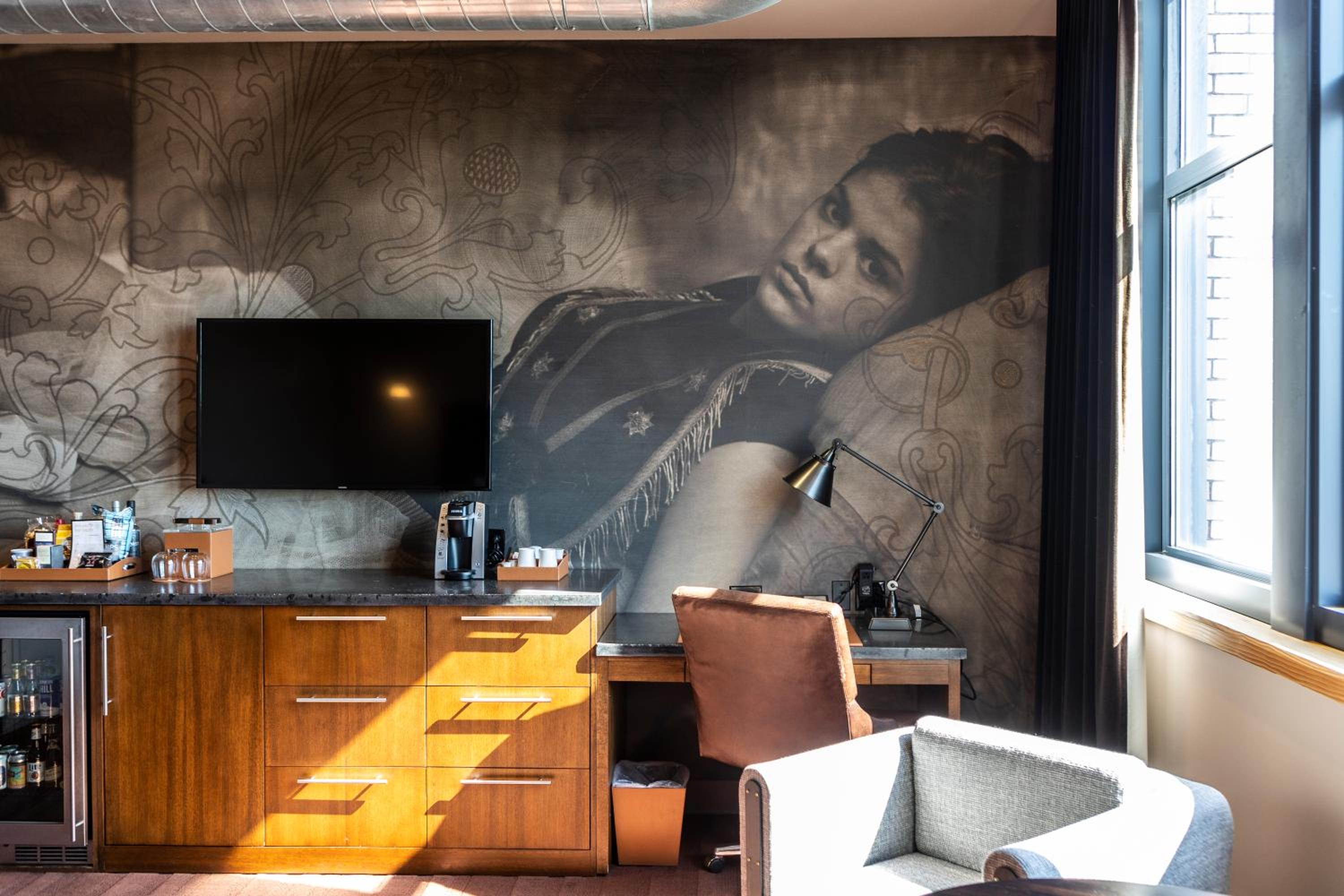 Custom Deluxe King Room - Photo 1