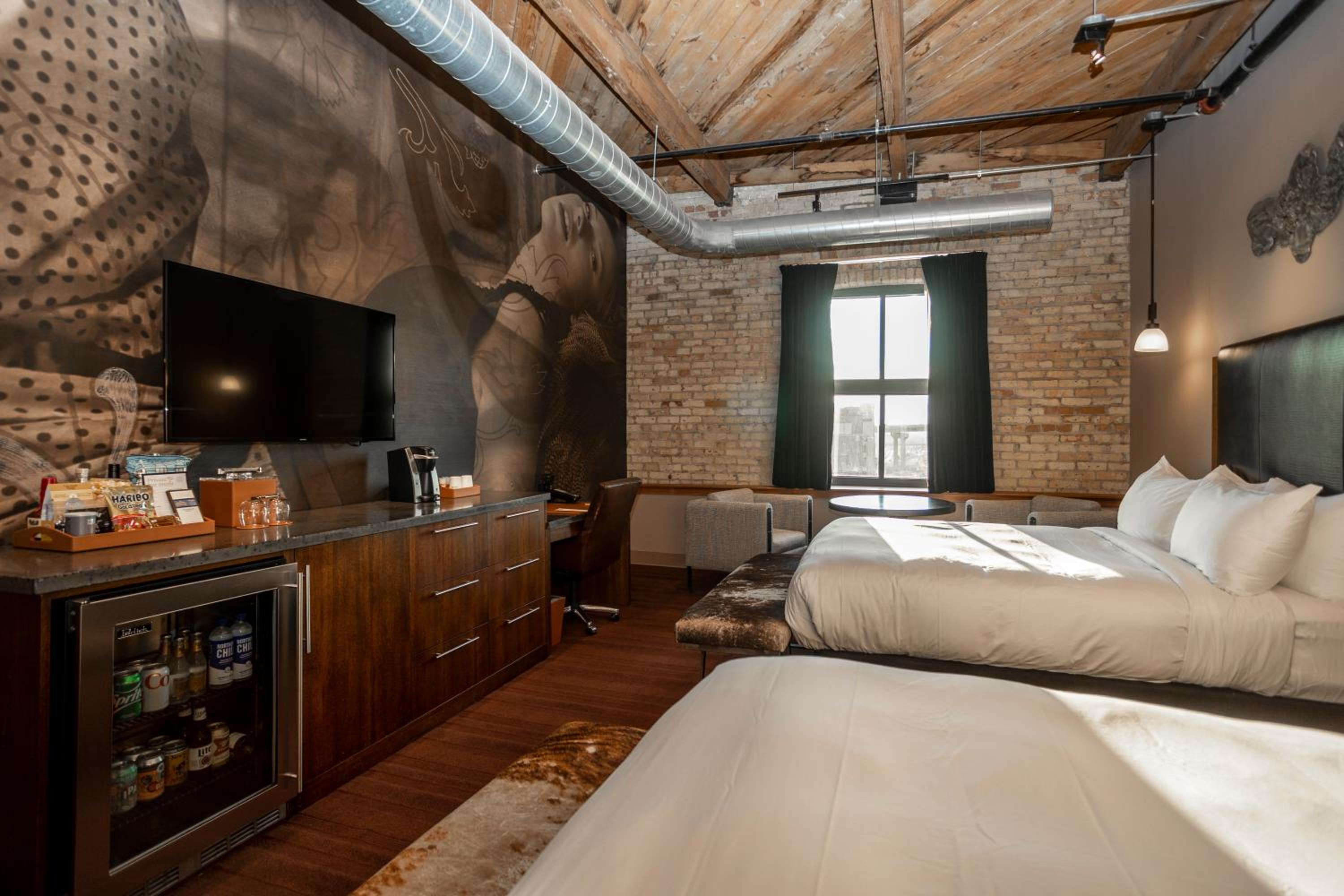 Premium Loft Two Queen Beds - Photo 4