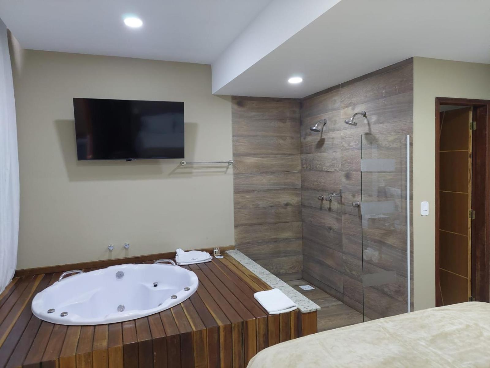 Suite with Lake View photo 3