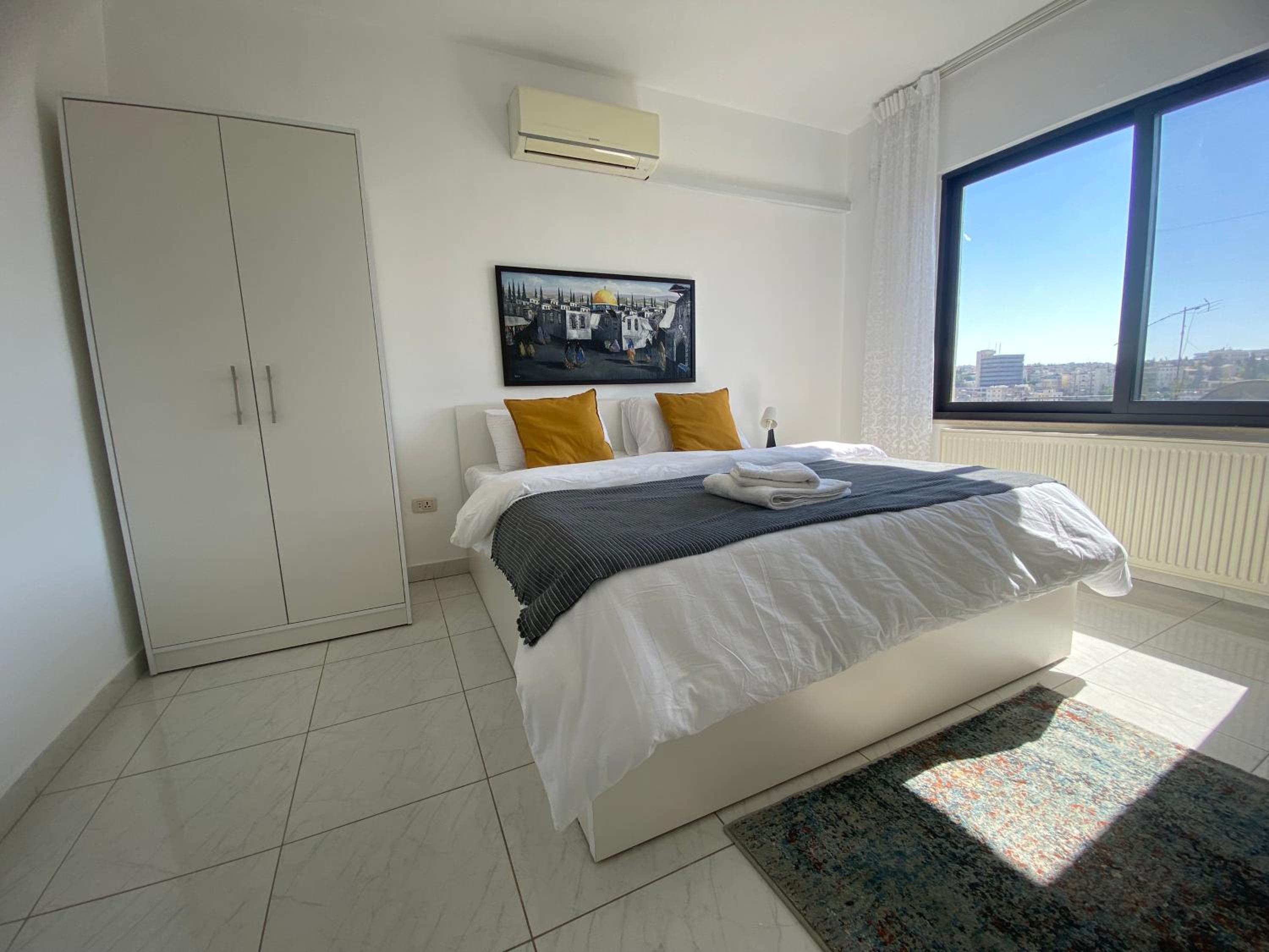 Double Room with Private Bathroom - Photo 25