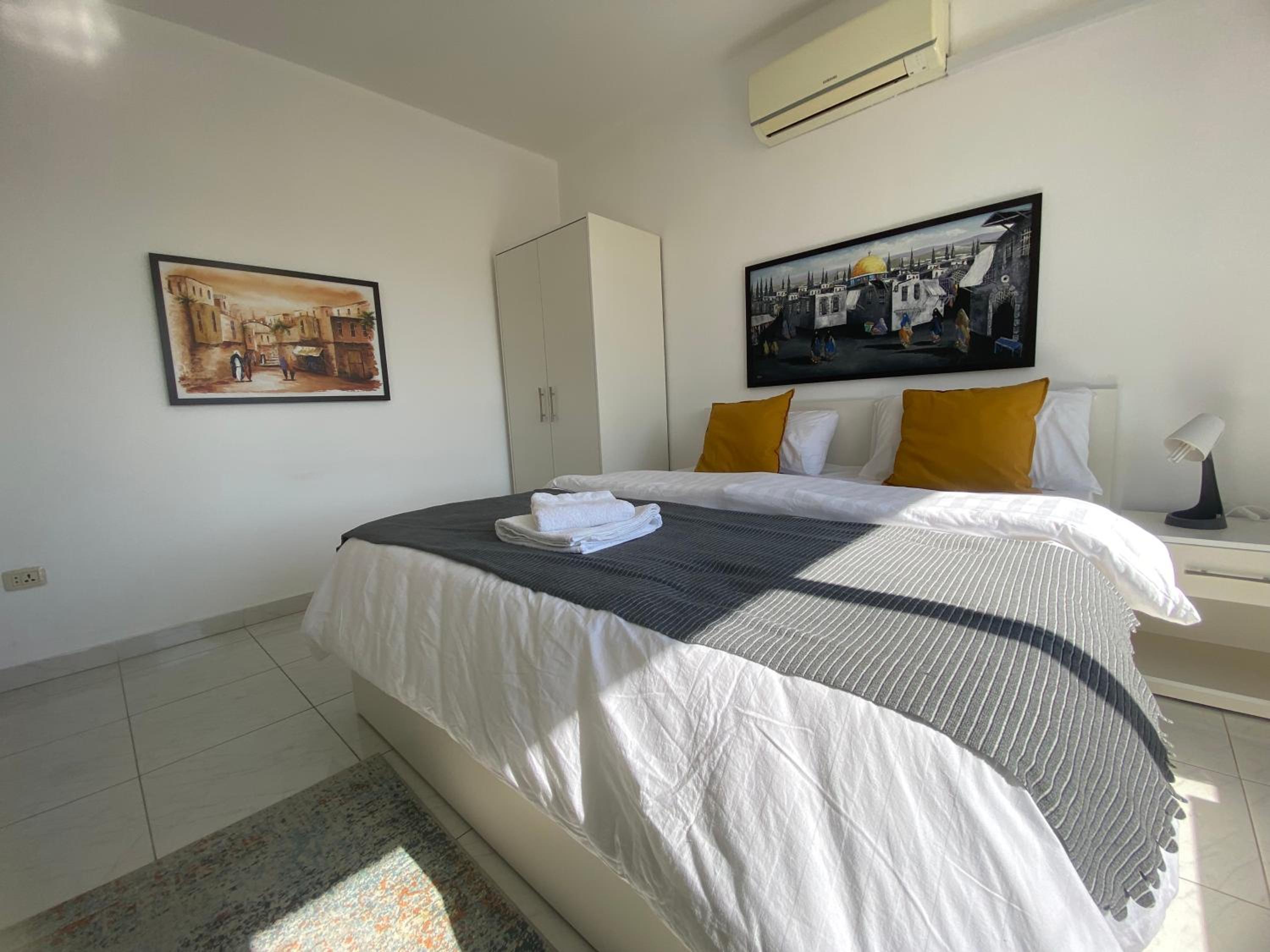 Double Room with Private Bathroom - Photo 7