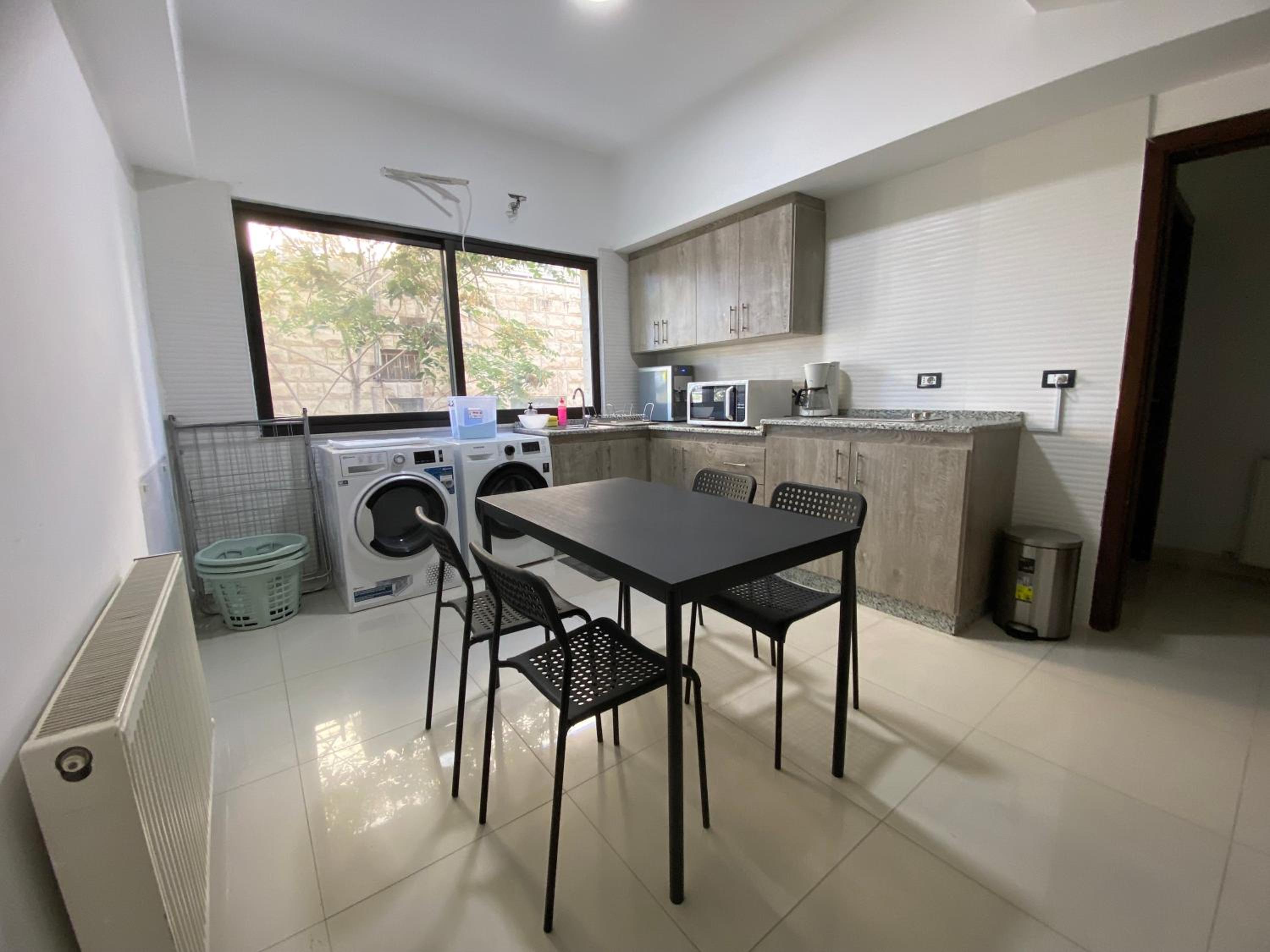Double Room with Private Bathroom - Photo 30