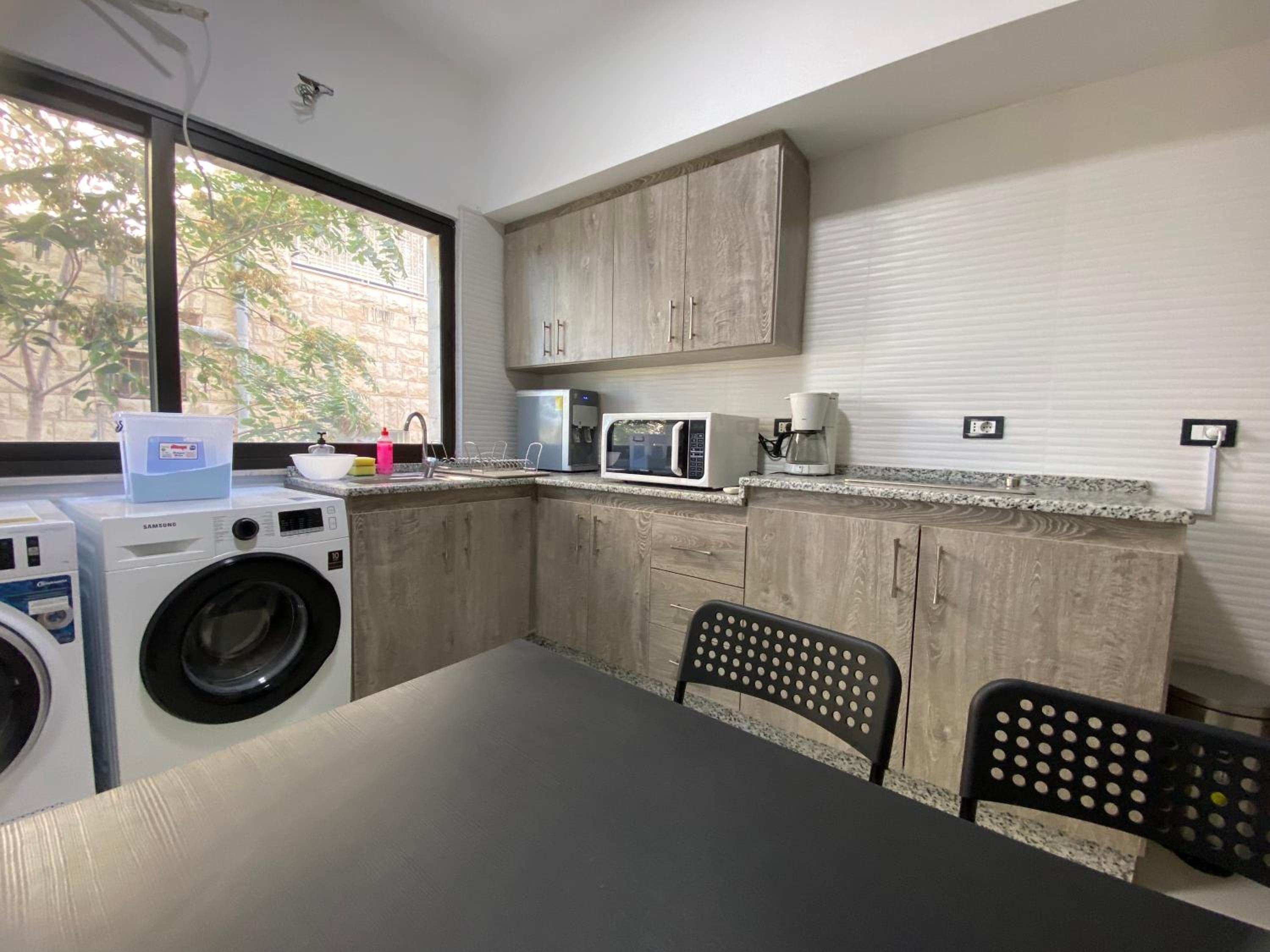 Double Room with Private Bathroom - Photo 28