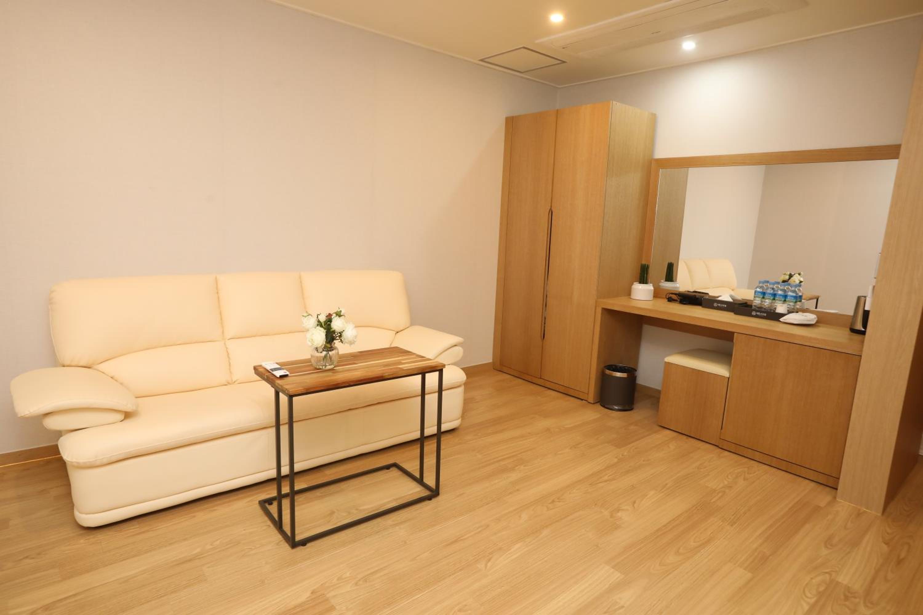 Deluxe Triple Room - Photo 2