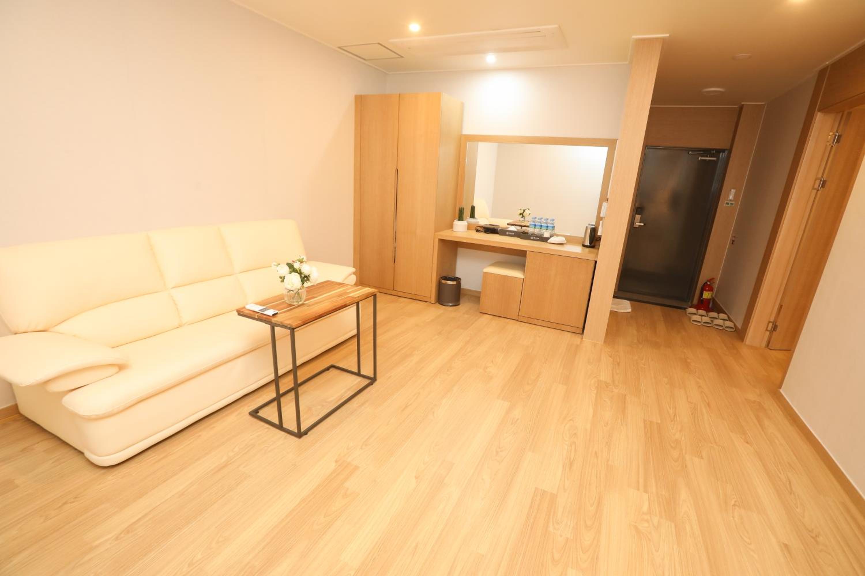 Deluxe Triple Room - Photo 4