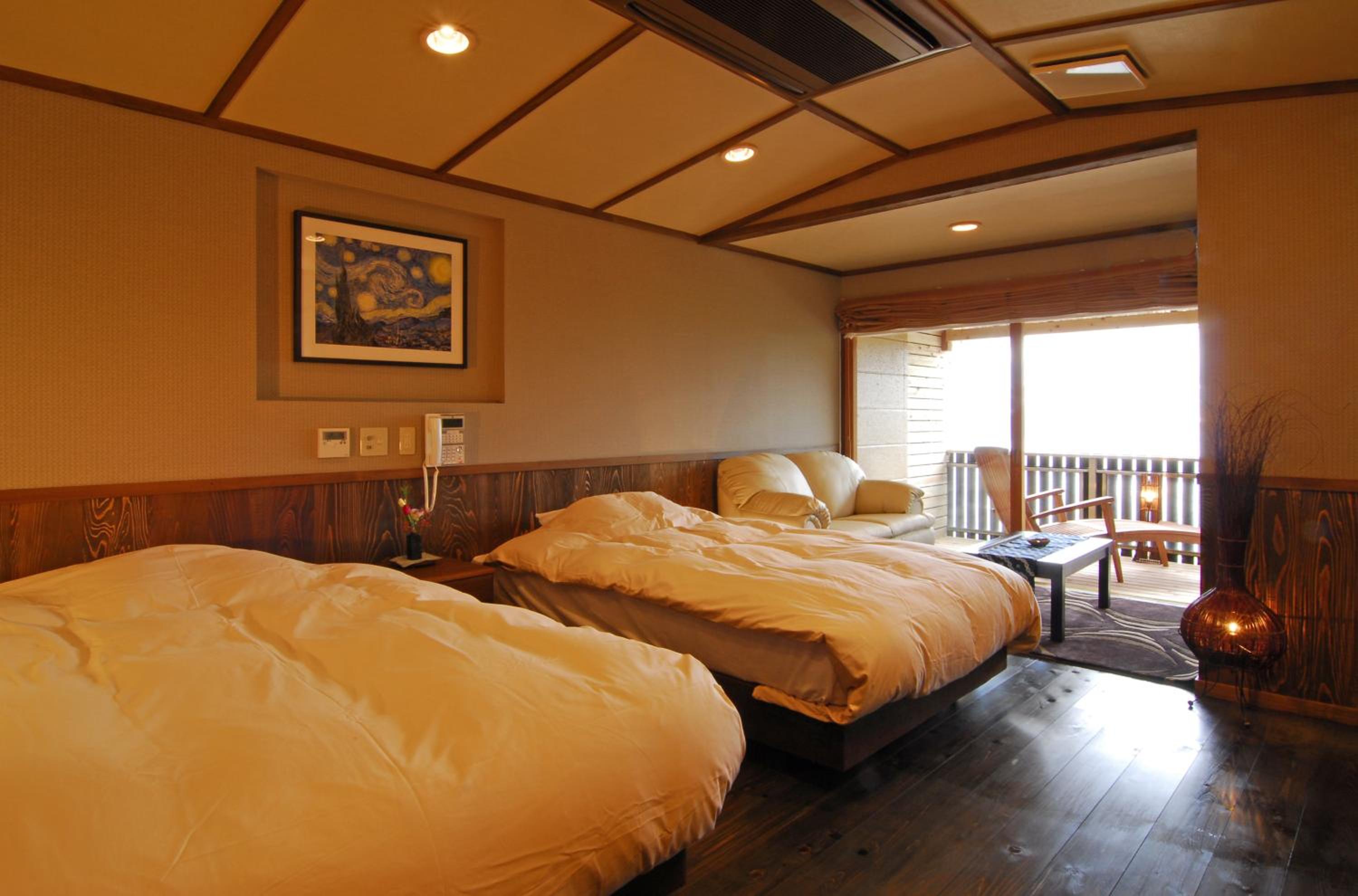 Comfort Twin Room with Tatami Area and Open-Air Bath photo 2