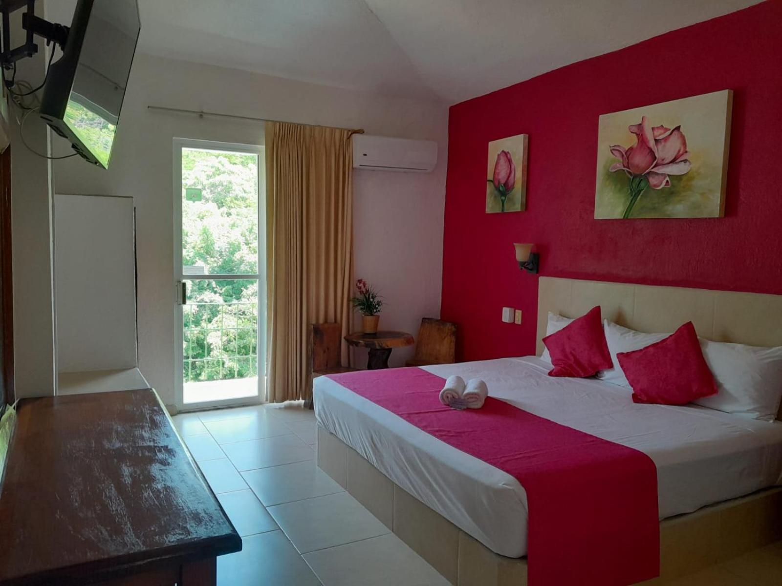 Deluxe King Room photo 2