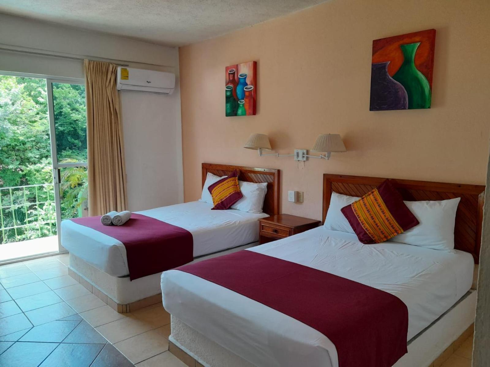 Double Room with Two Double Beds photo 2