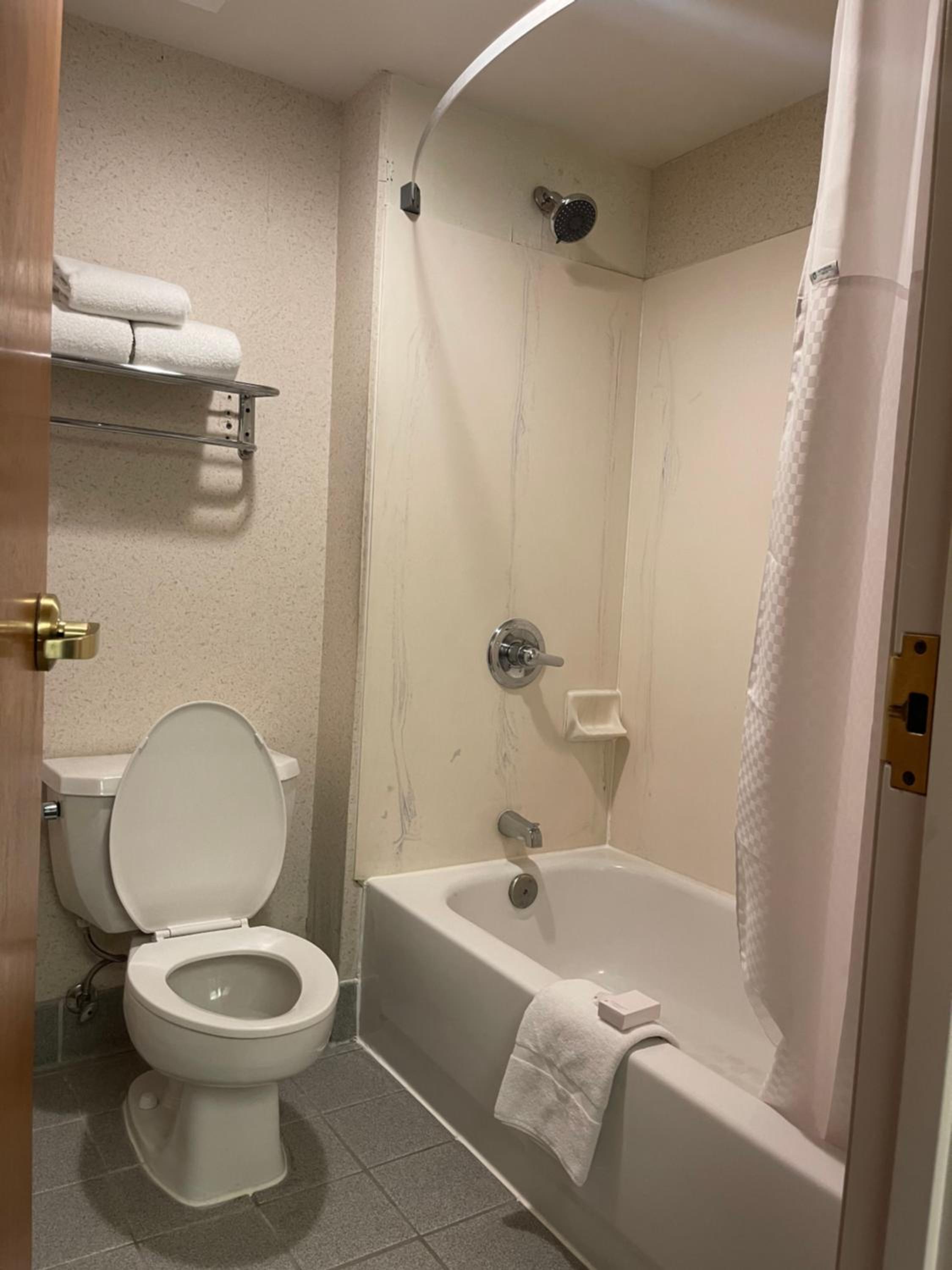 King Room - Non-Smoking - Photo 2
