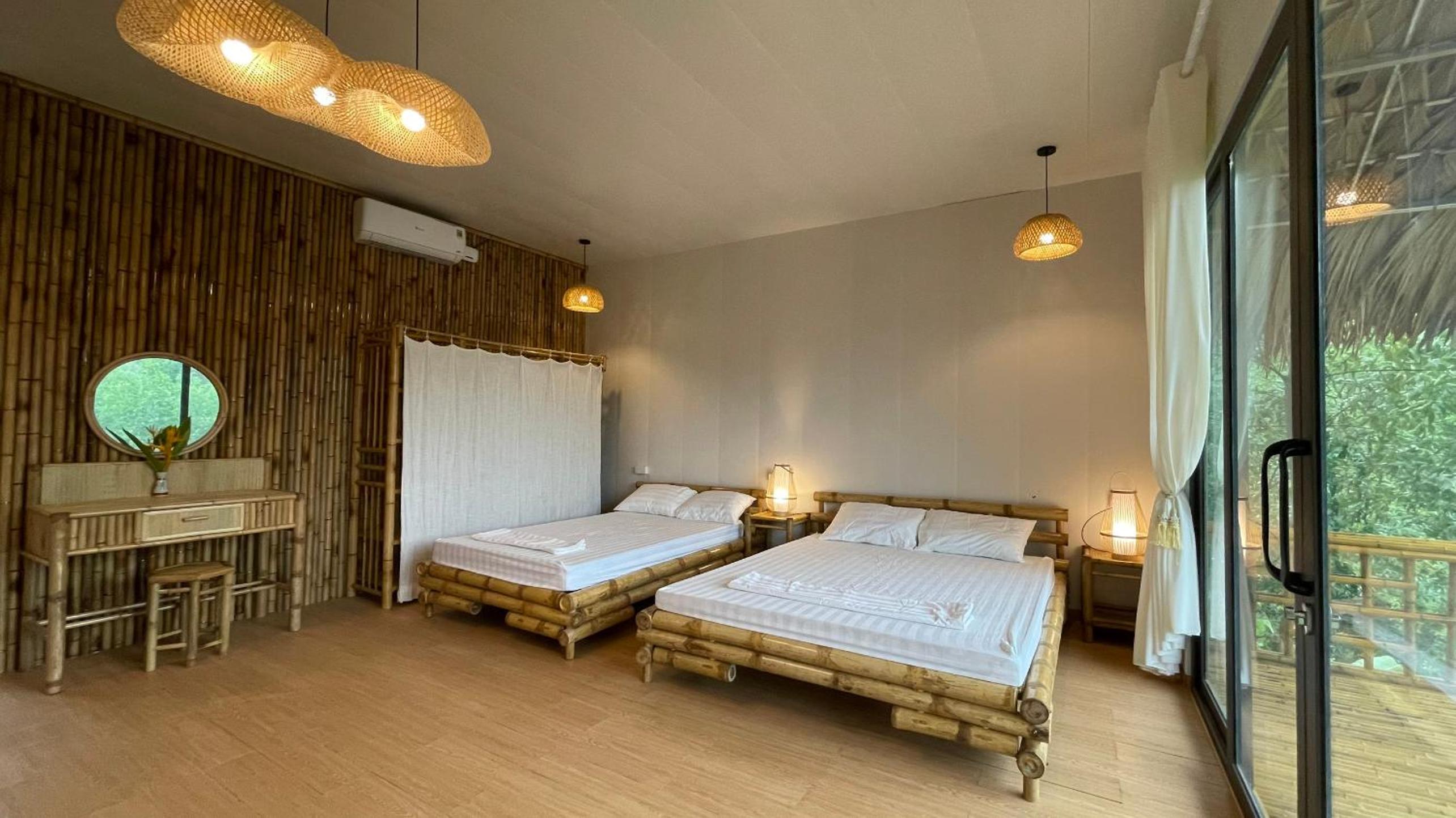 Triple Room with Lake View