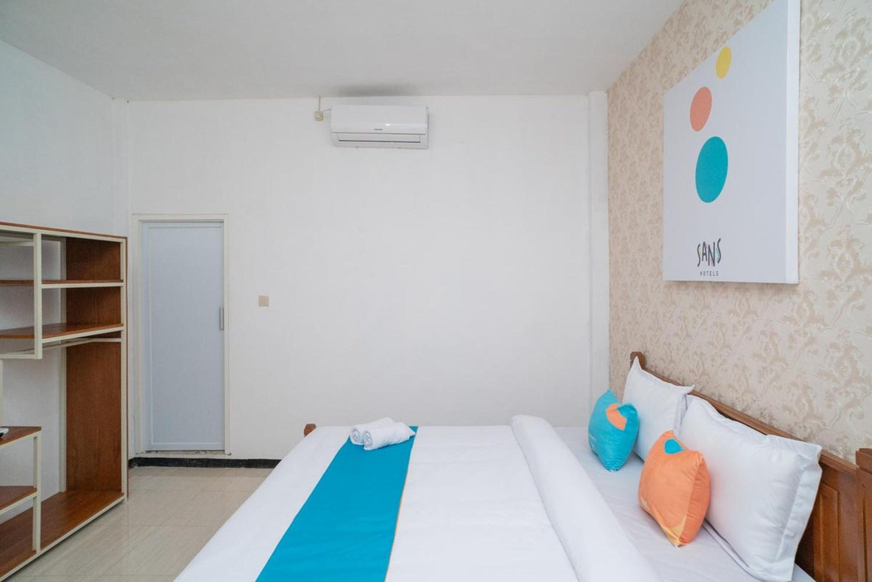 Standard Double Room - Photo 8