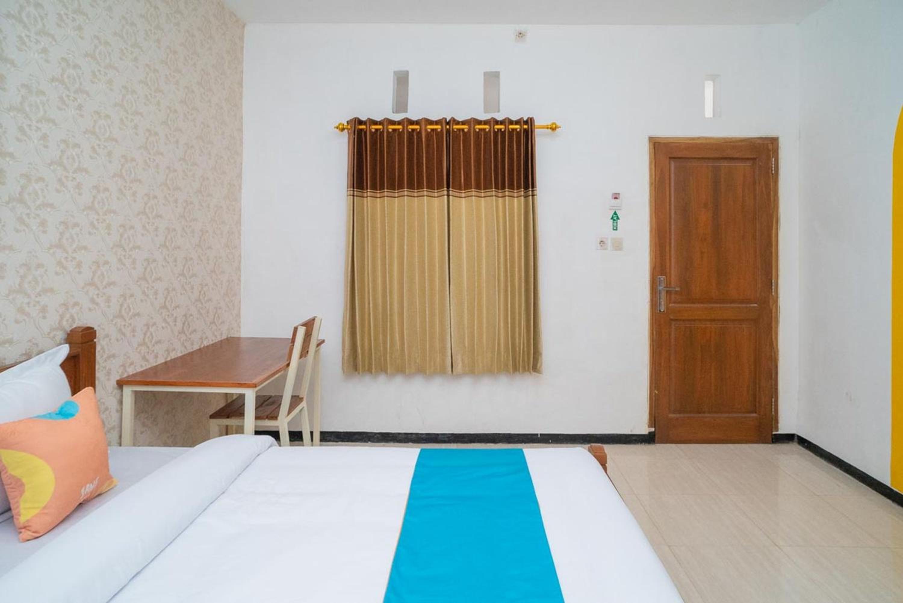 Standard Double Room - Photo 17