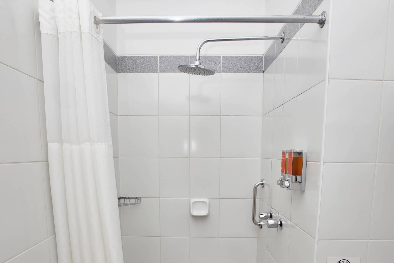 Standard Twin Room - Photo 4