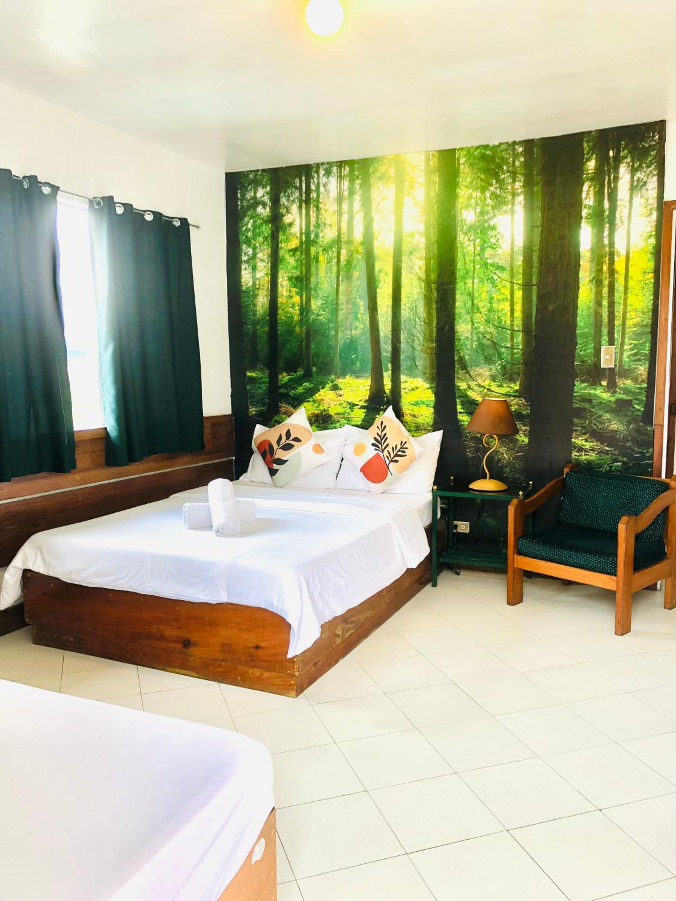 Deluxe Double Room with Balcony - Photo 11