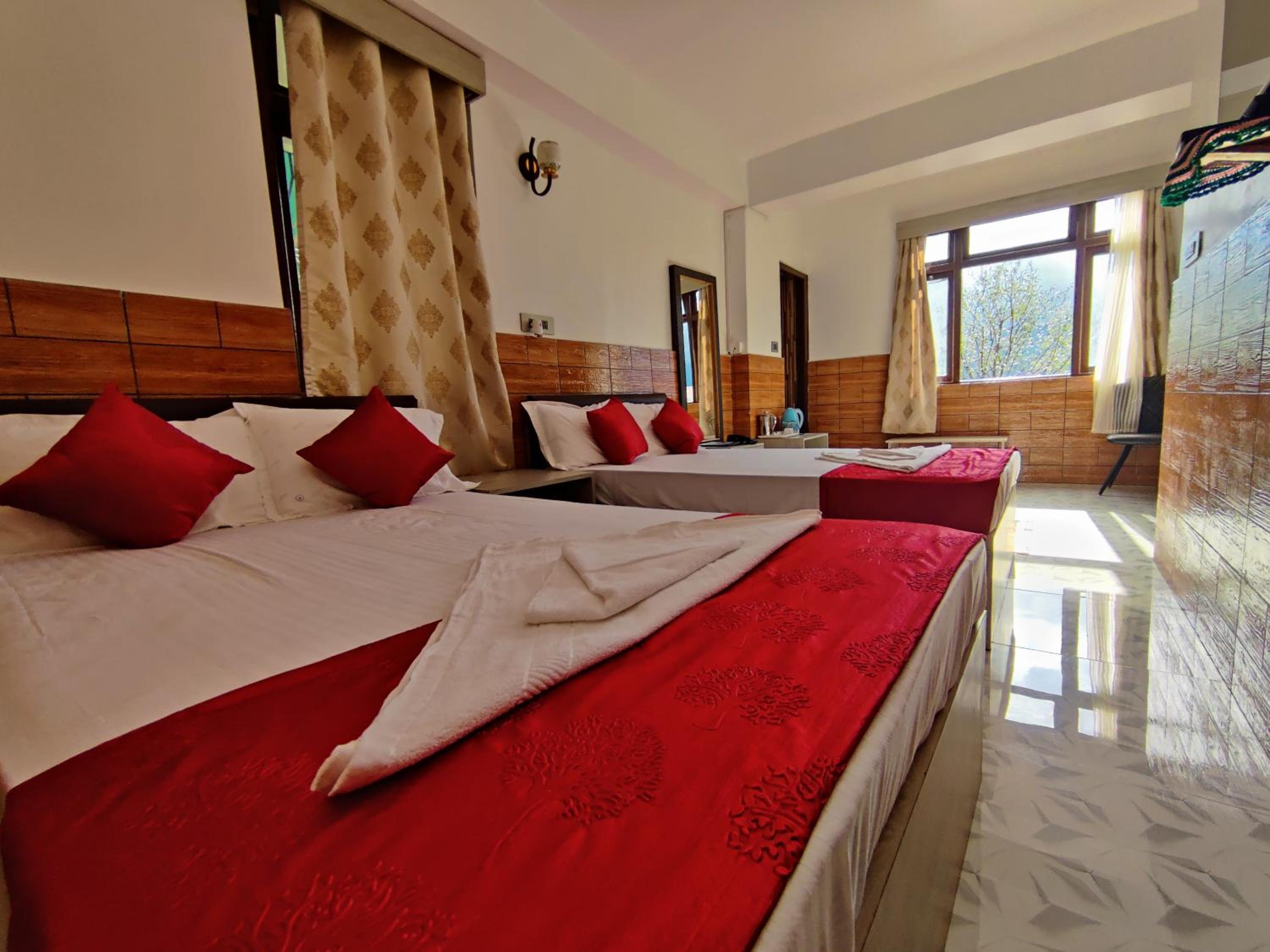 Deluxe Double or Twin Room