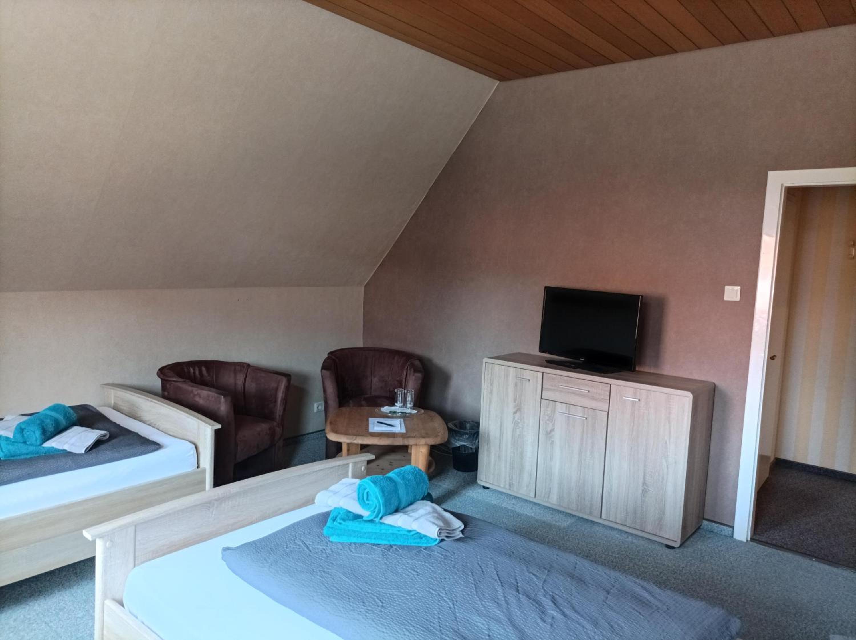 Double Room with Private Bathroom photo 3