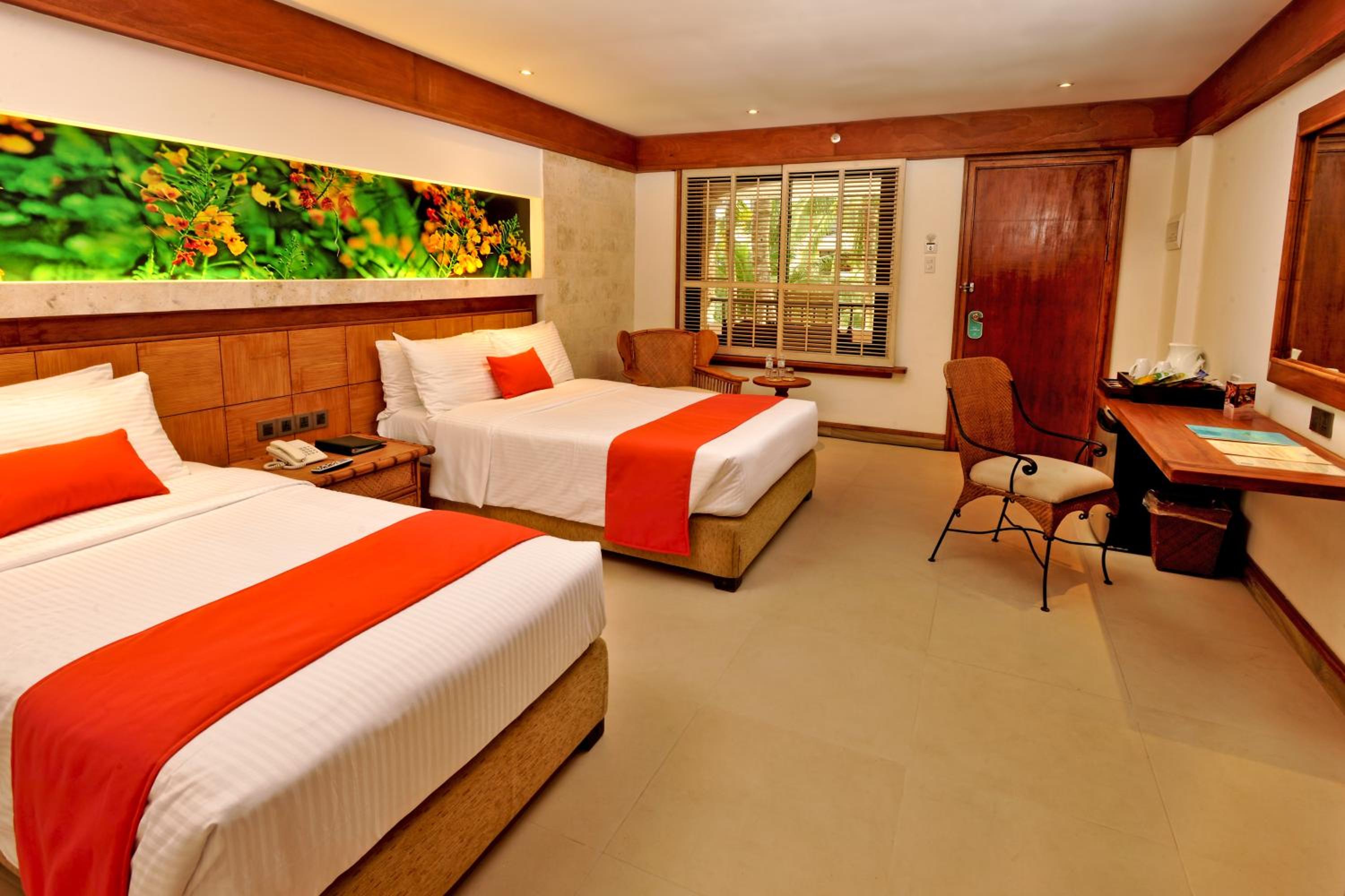 Deluxe Poolside with Private Balcony