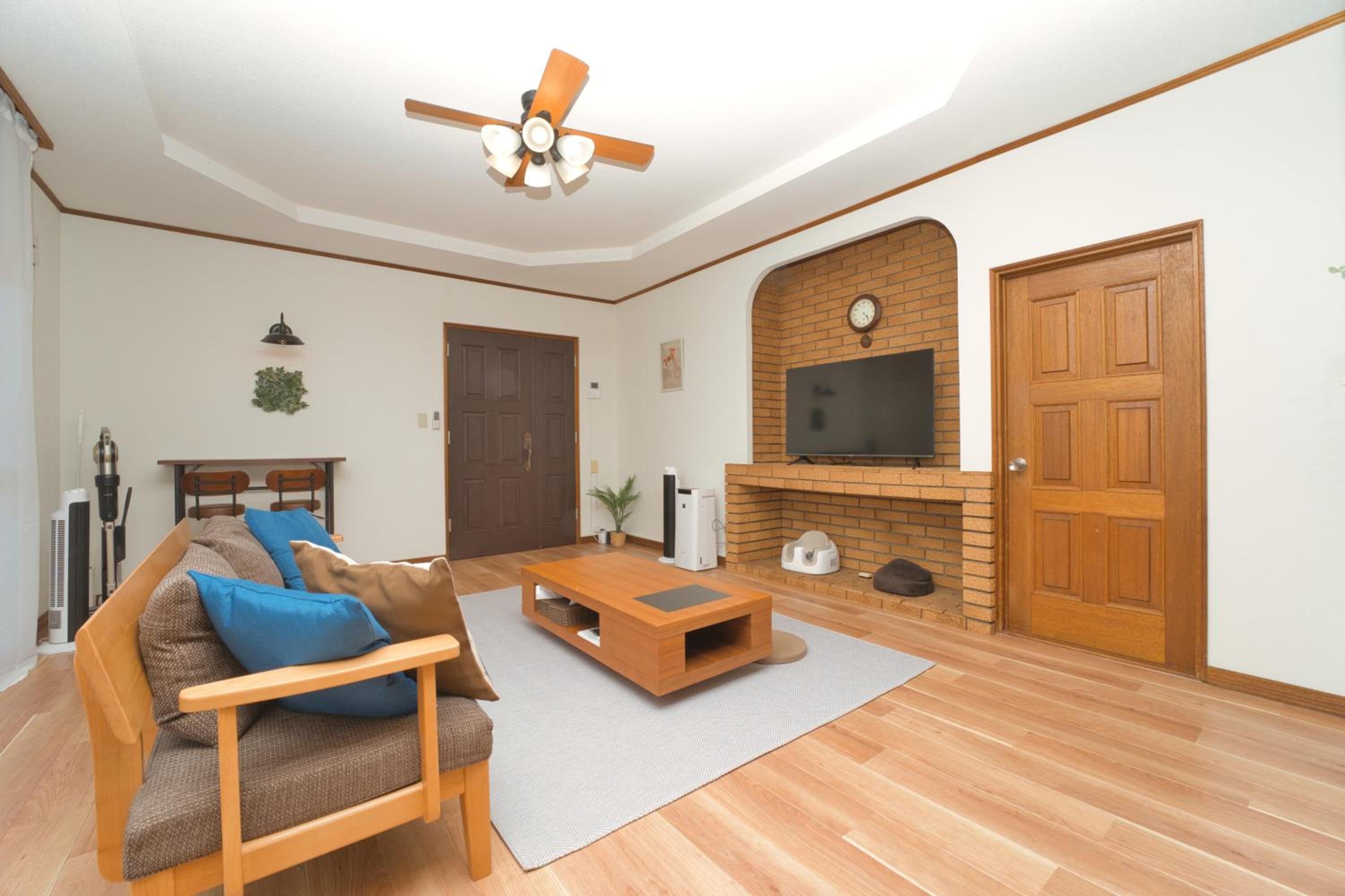 Three-Bedroom House - Photo 19
