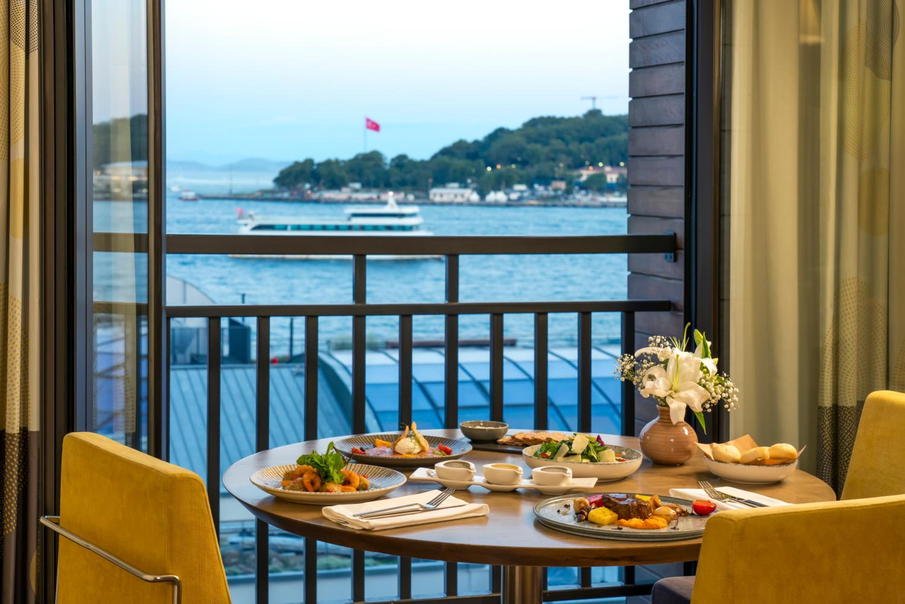 Executive Bosphorus Suite  photo 3