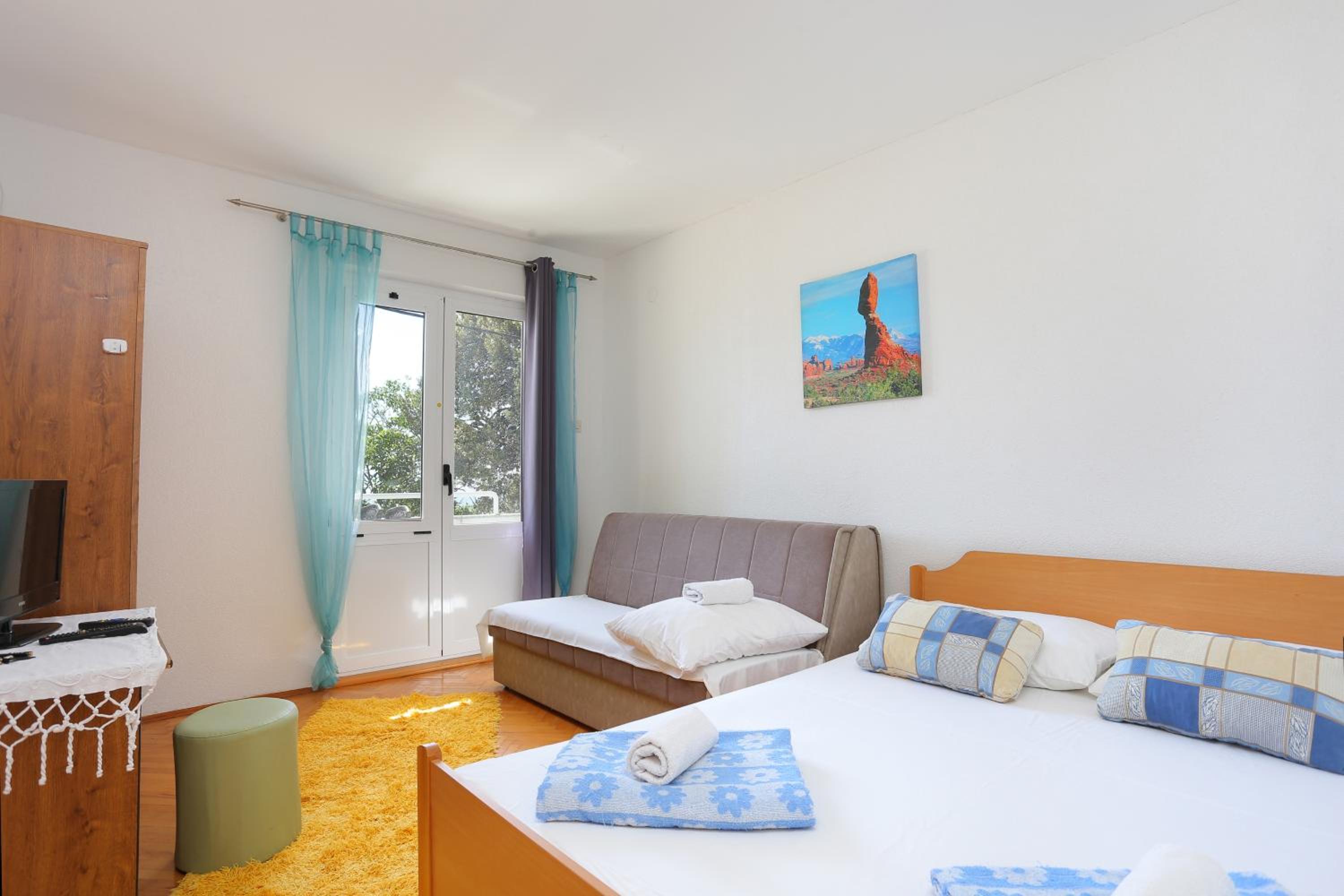 One-Bedroom Apartment with Balcony and Sea View photo 1
