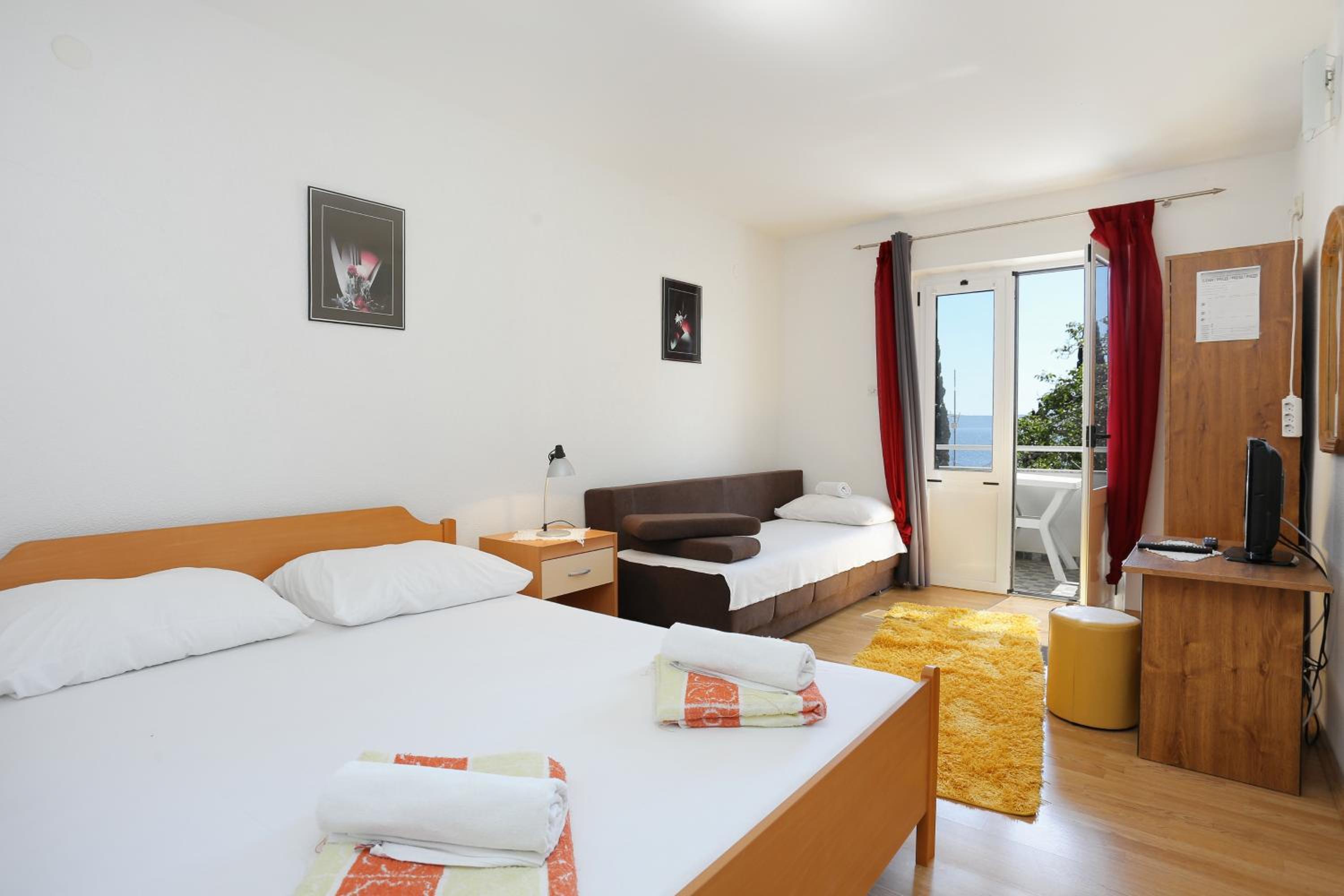 Two-Bedroom Apartment with Balcony and Sea View photo 1
