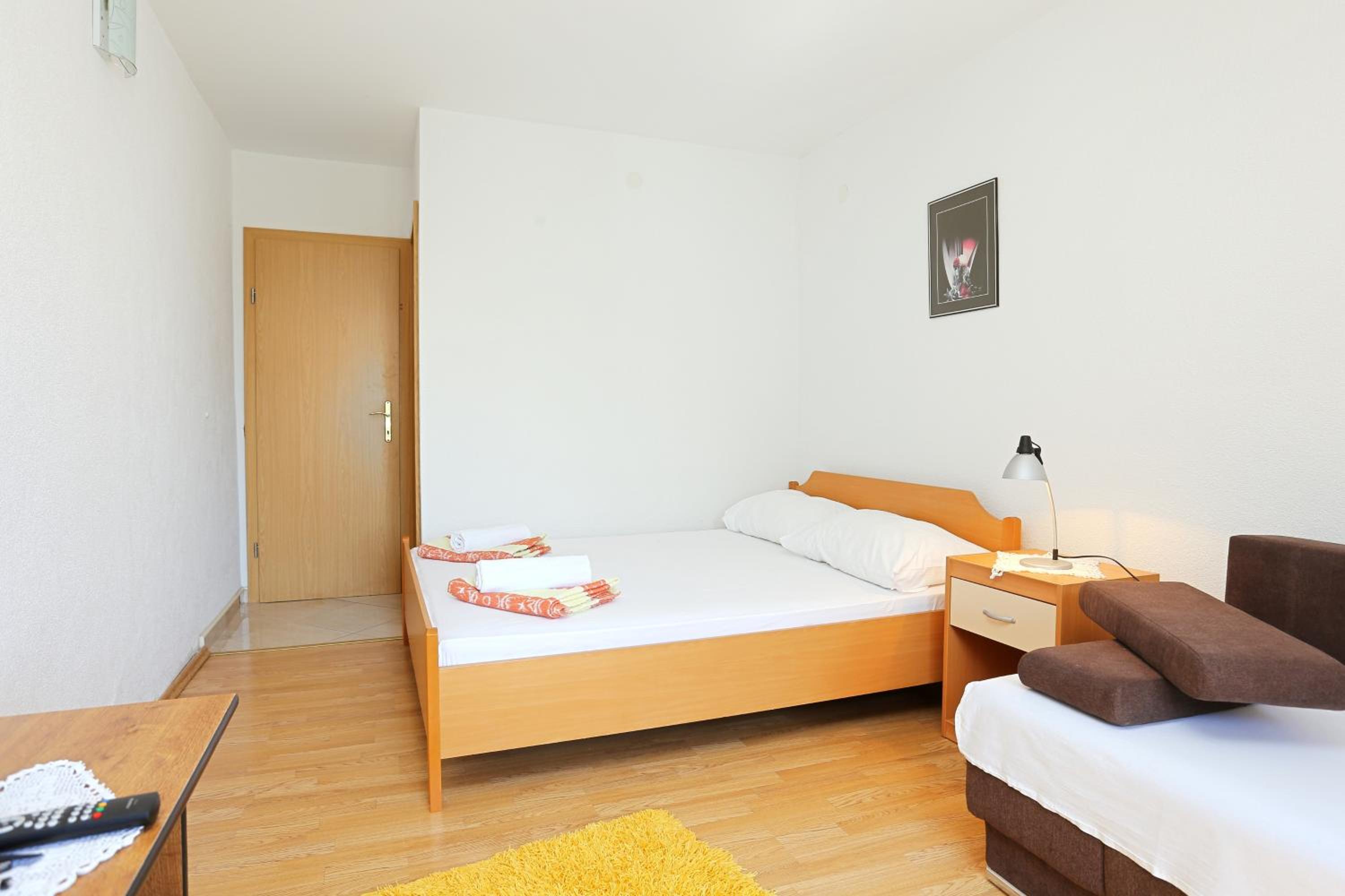 Two-Bedroom Apartment with Balcony and Sea View photo 2