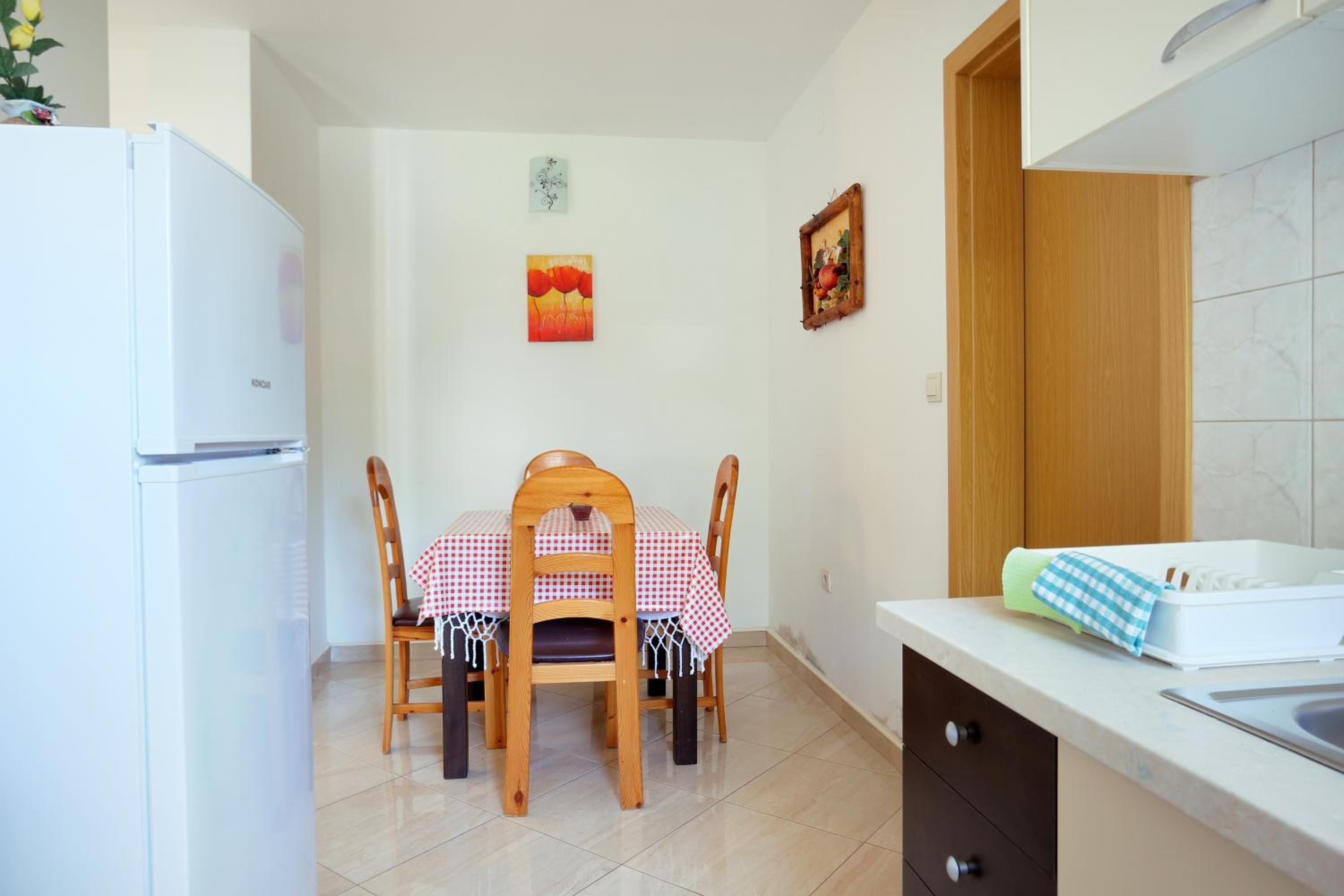 Two-Bedroom Apartment with Balcony and Sea View photo 2