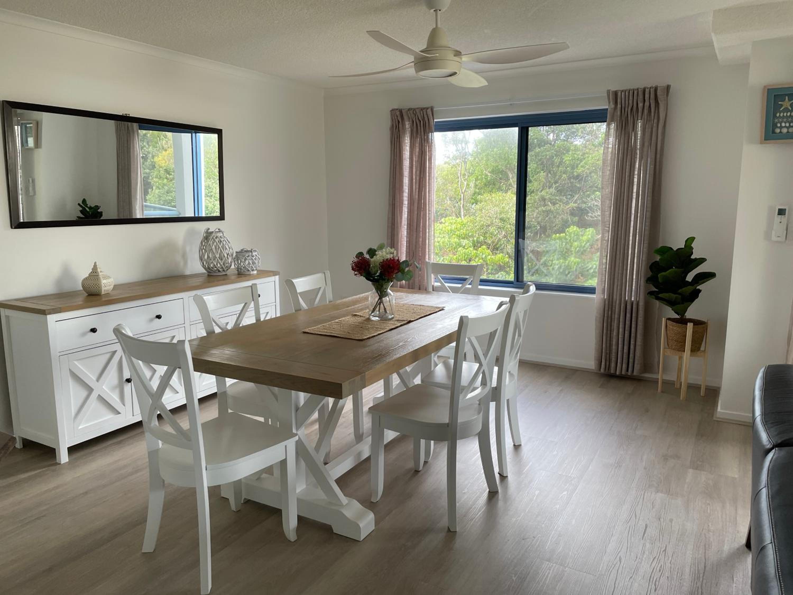 Three-Bedroom Apartment with Garden View photo 2