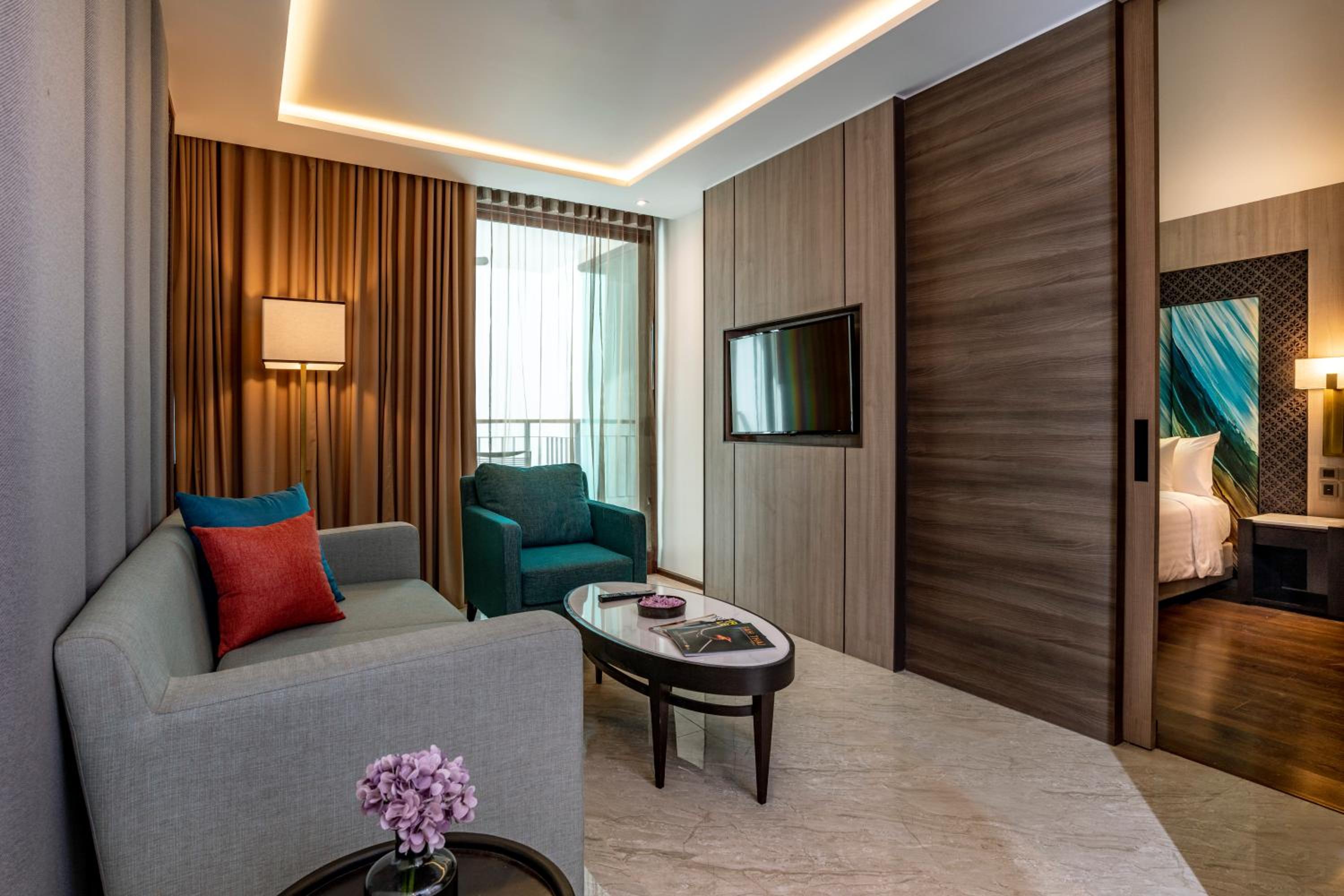 Suite with Mountain View - Photo 10
