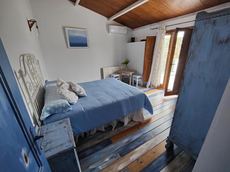 Casa de cuatro habitaciones