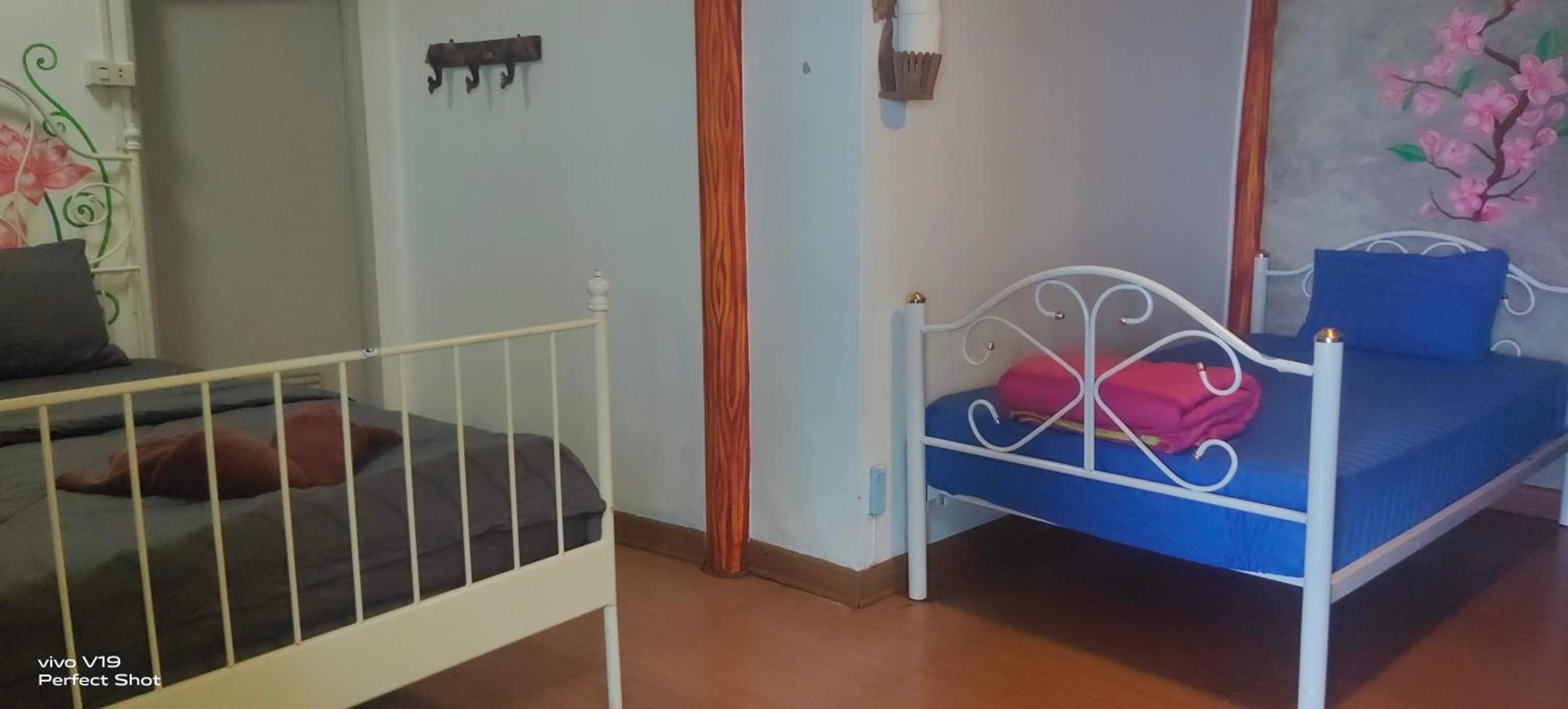 Family Room with Private Bathroom - Photo 2