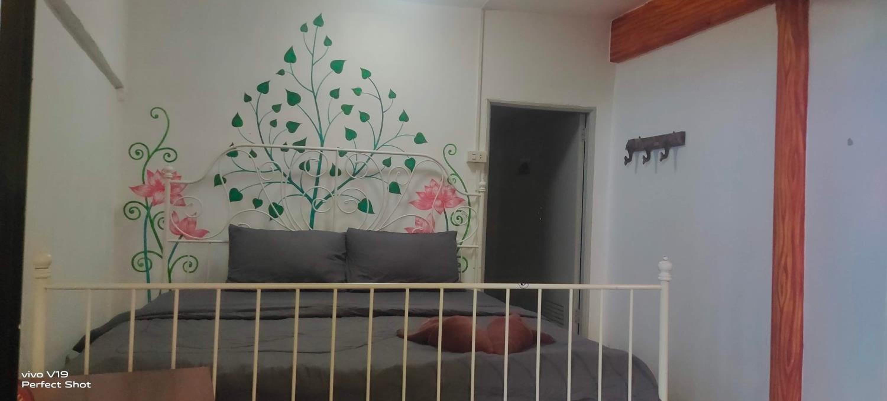 Family Room with Private Bathroom - Photo 4