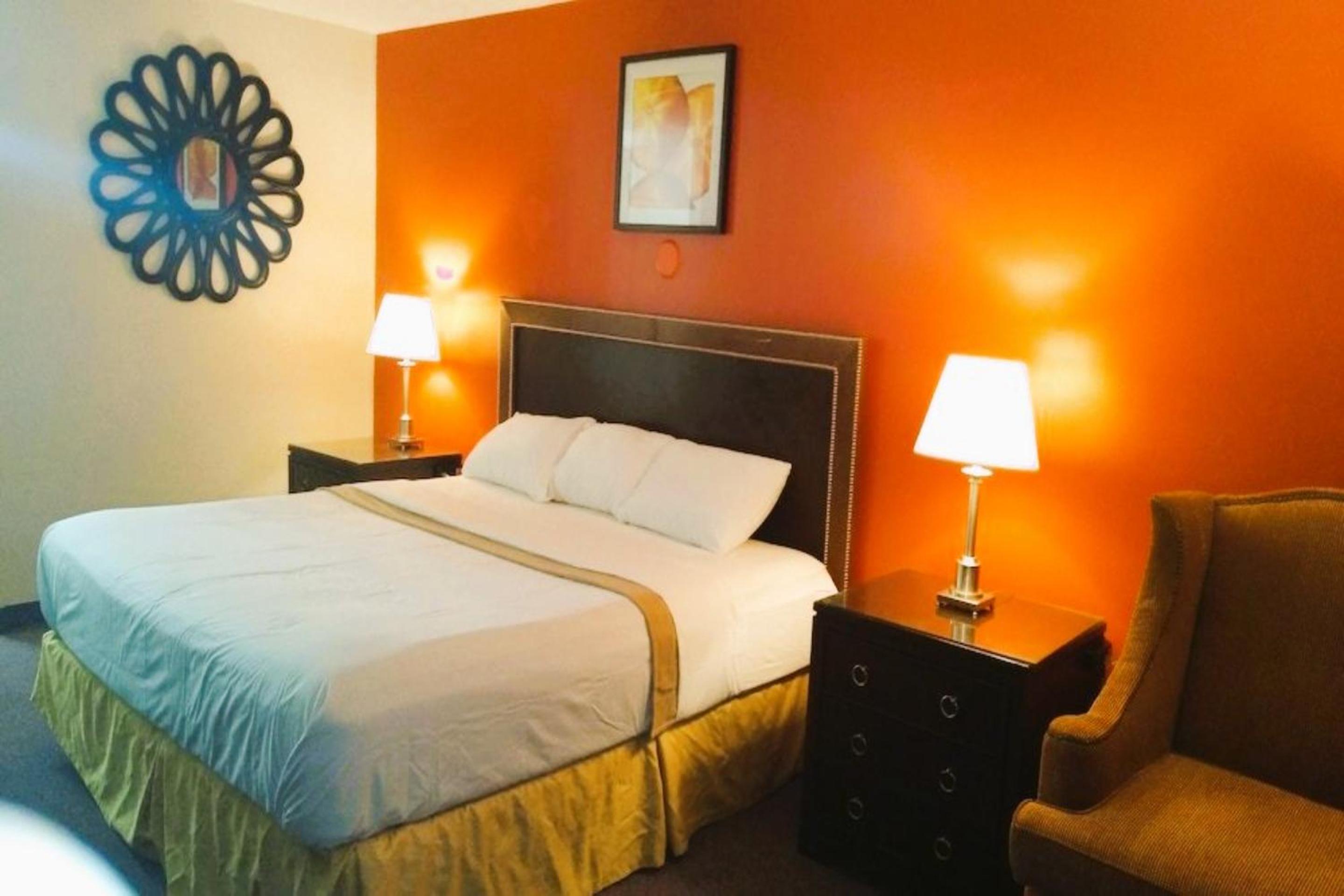 King Bed with Kitchenette	 photo 2
