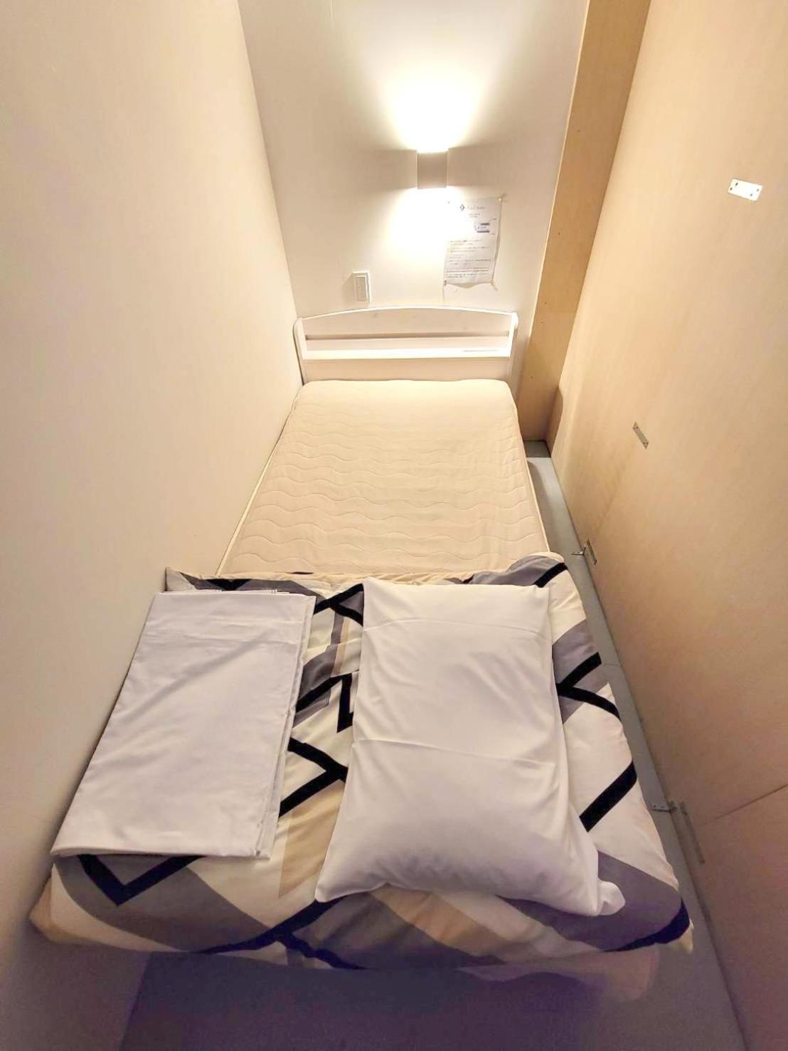 Single Bed in Mixed Dormitory Room photo 1