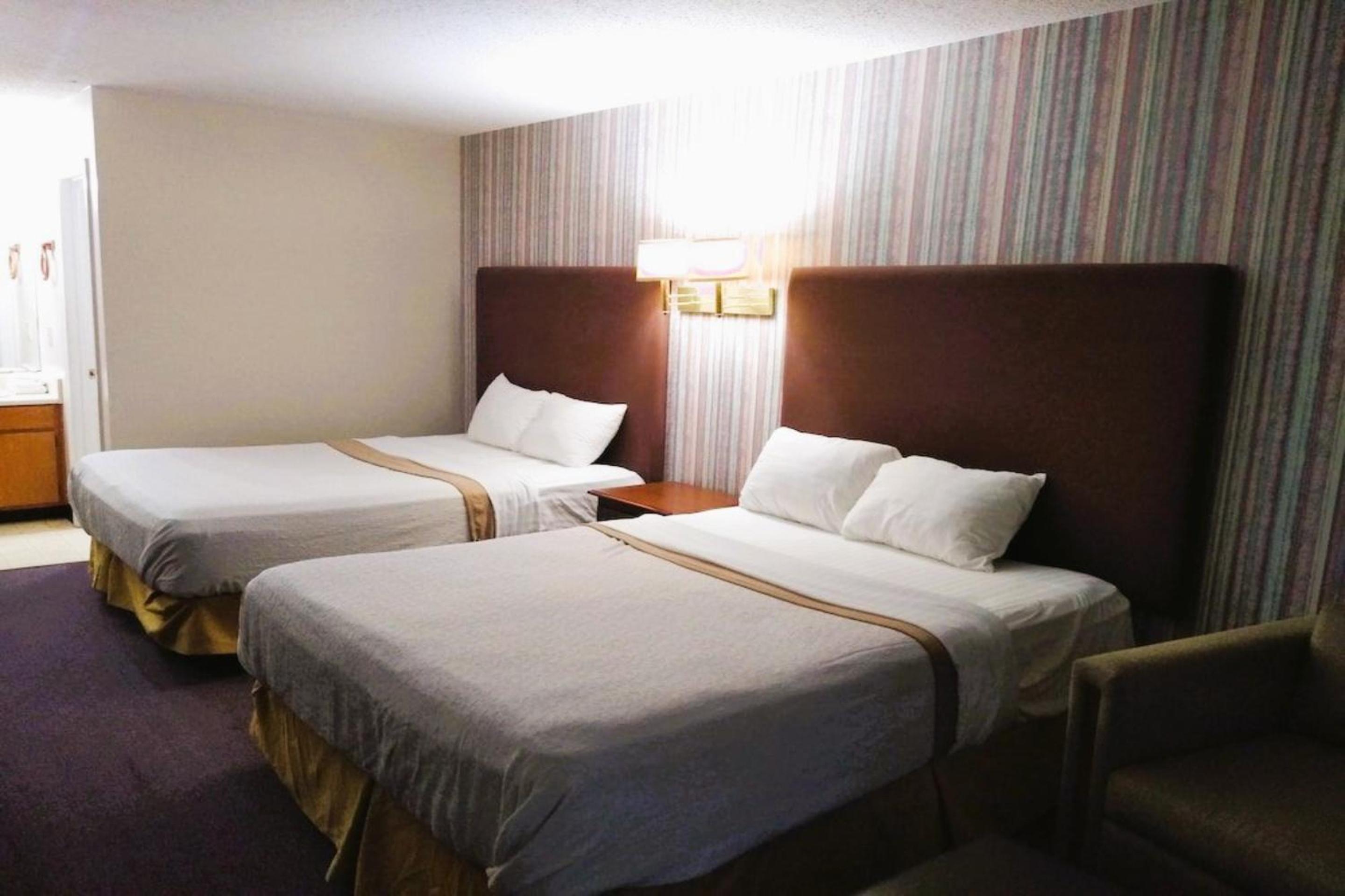 2 Full Beds Non-Smoking	 photo 2